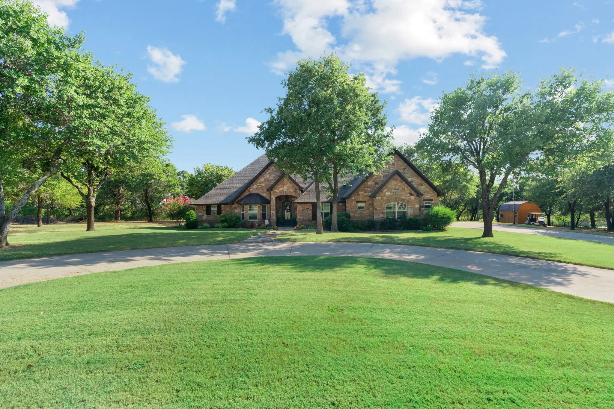 Single Family Residence For Sale in Eastland County , 173 Oakwood Trail, Eastland, Texas 76448, 3 Bedroom, 3 Bathroom, 3 Garage spaces, 2,770 Sqft, built in 2013, mls#21368549, Real Estate Agent in Eastland, Homes For Sale in Eastland county, Homes For Sale in Eastland, Realtor in Eastland Texas, Real Estate Brokerage Independent Realty Texas, Luminita Cordes Realtor