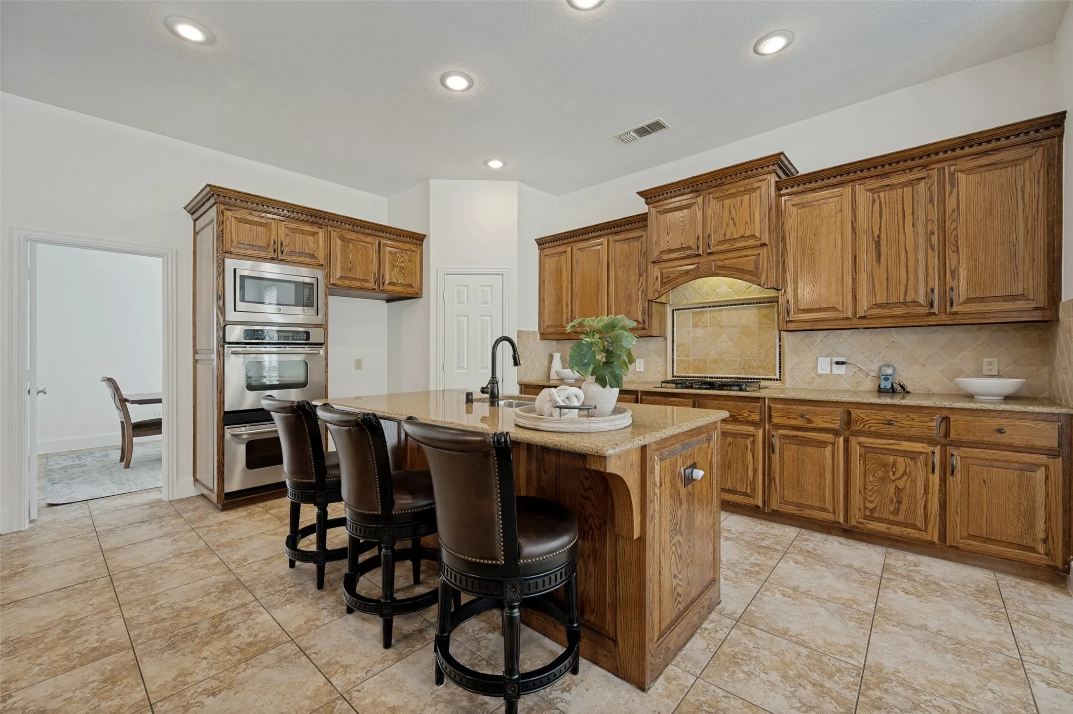 Single Family Residence For Sale in Collin County , 1001 Well Meadow Lane, Mc Kinney, Texas 75071, 5 Bedroom, 4 Bathroom, 3 Garage spaces, 3,848 Sqft, built in 2005, mls#21369157, Real Estate Agent in Mc Kinney, Homes For Sale in Collin county, Homes For Sale in Mc Kinney, Realtor in Mc Kinney Texas, Real Estate Brokerage Independent Realty Texas, Luminita Cordes Realtor