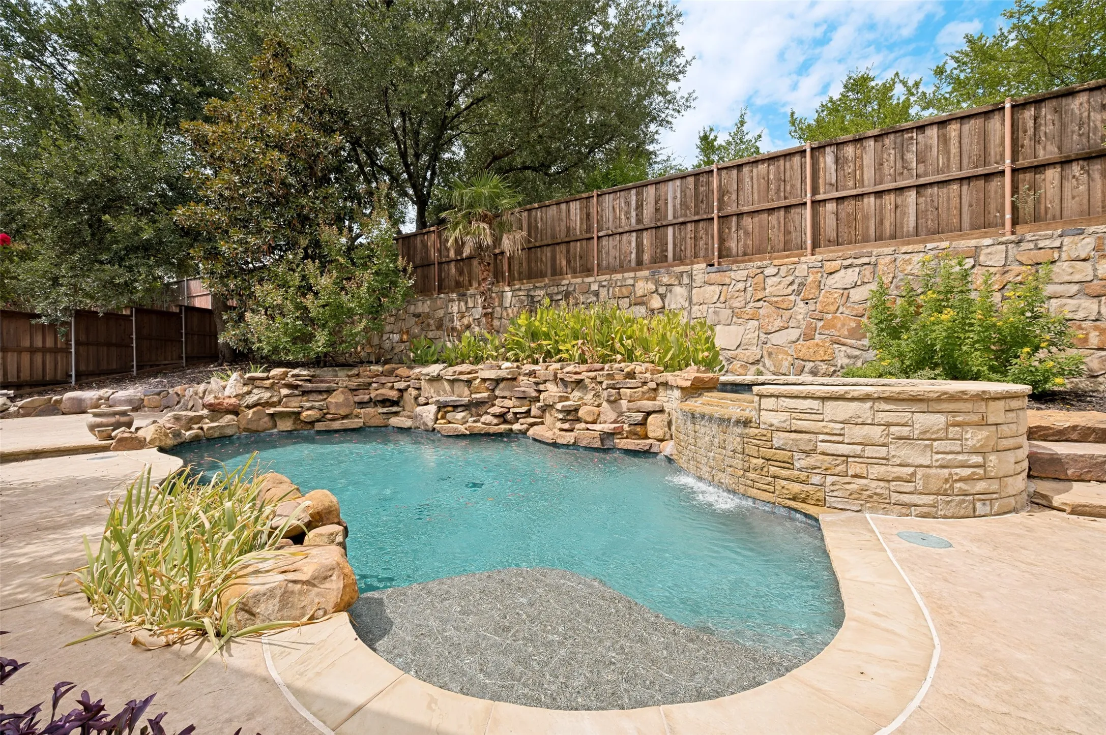 Single Family Residence For Sale in Collin County , 1001 Well Meadow Lane, Mc Kinney, Texas 75071, 5 Bedroom, 4 Bathroom, 3 Garage spaces, 3,848 Sqft, built in 2005, mls#21369157, Real Estate Agent in Mc Kinney, Homes For Sale in Collin county, Homes For Sale in Mc Kinney, Realtor in Mc Kinney Texas, Real Estate Brokerage Independent Realty Texas, Luminita Cordes Realtor