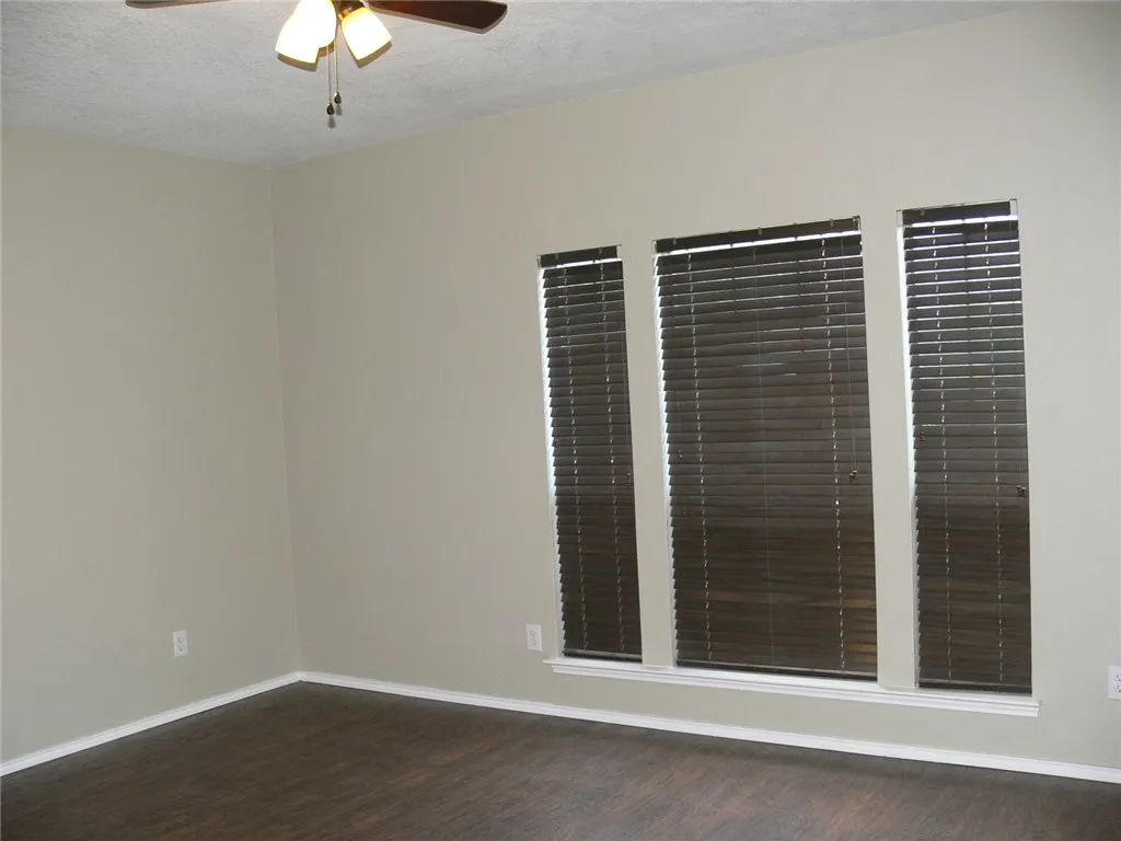 Single Family Residence For Rent in Collin County , 4917 SILVERWEED Drive, Mc Kinney, Texas 75070, 4 Bedroom, 3 Bathroom, 2 Garage spaces, 2,663 Sqft, built in 1999, mls#21371000, Real Estate Agent in Mc Kinney, Homes For Rent in Collin county, Homes For Rent in Mc Kinney, Realtor in Mc Kinney Texas, Real Estate Brokerage Independent Realty Texas, Luminita Cordes Realtor