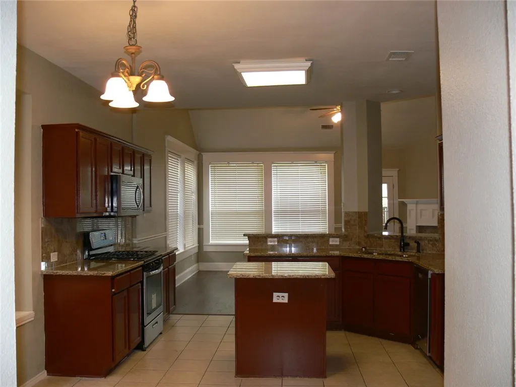 Single Family Residence For Rent in Collin County , 4917 SILVERWEED Drive, Mc Kinney, Texas 75070, 4 Bedroom, 3 Bathroom, 2 Garage spaces, 2,663 Sqft, built in 1999, mls#21371000, Real Estate Agent in Mc Kinney, Homes For Rent in Collin county, Homes For Rent in Mc Kinney, Realtor in Mc Kinney Texas, Real Estate Brokerage Independent Realty Texas, Luminita Cordes Realtor