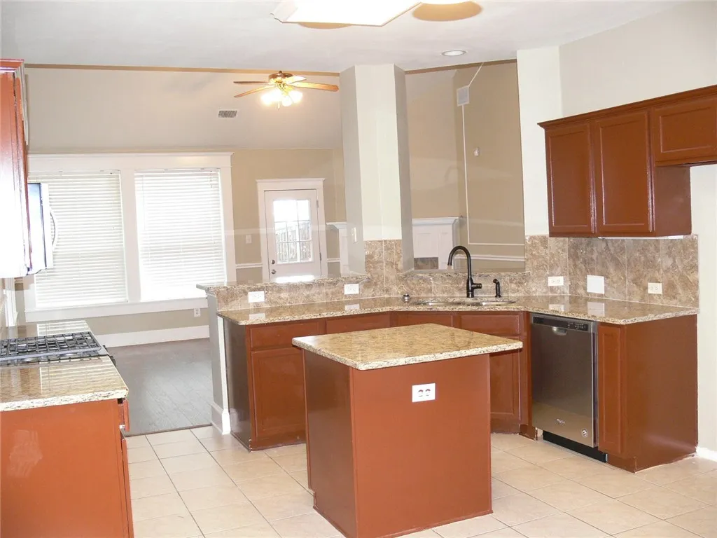 Single Family Residence For Rent in Collin County , 4917 SILVERWEED Drive, Mc Kinney, Texas 75070, 4 Bedroom, 3 Bathroom, 2 Garage spaces, 2,663 Sqft, built in 1999, mls#21371000, Real Estate Agent in Mc Kinney, Homes For Rent in Collin county, Homes For Rent in Mc Kinney, Realtor in Mc Kinney Texas, Real Estate Brokerage Independent Realty Texas, Luminita Cordes Realtor
