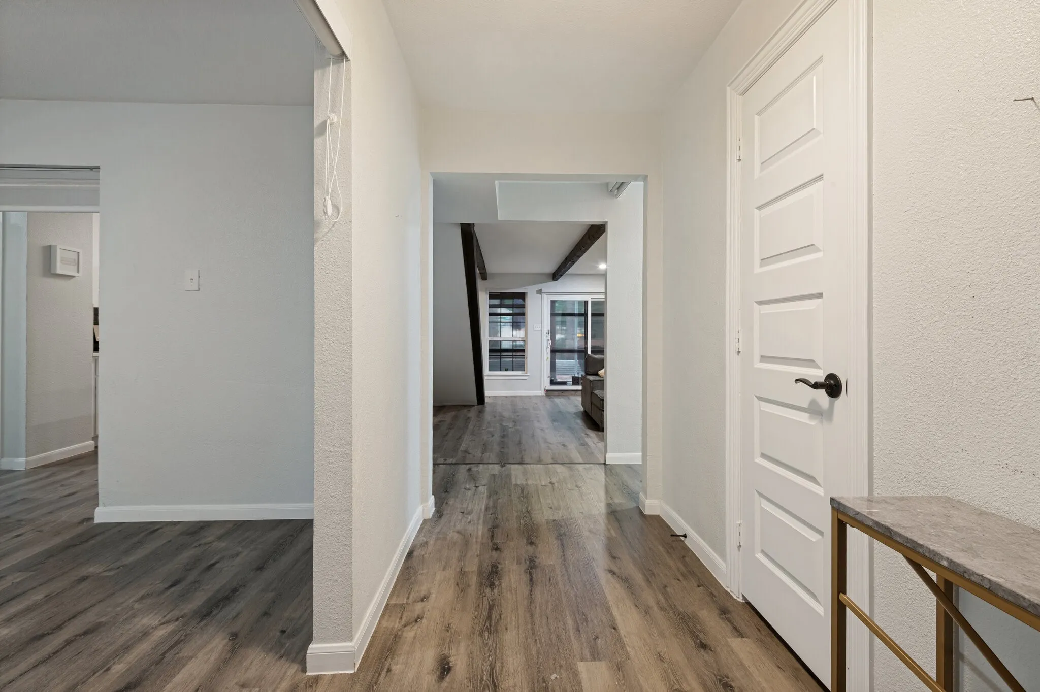 Single Family Residence For Sale in Dallas County , 1801 Green Oaks Drive, Irving, Texas 75061, 5 Bedroom, 4 Bathroom, 2 Garage spaces, 2,782 Sqft, built in 1968, mls#21370827, Real Estate Agent in Irving, Homes For Sale in Dallas county, Homes For Sale in Irving, Realtor in Irving Texas, Real Estate Brokerage Independent Realty Texas, Luminita Cordes Realtor