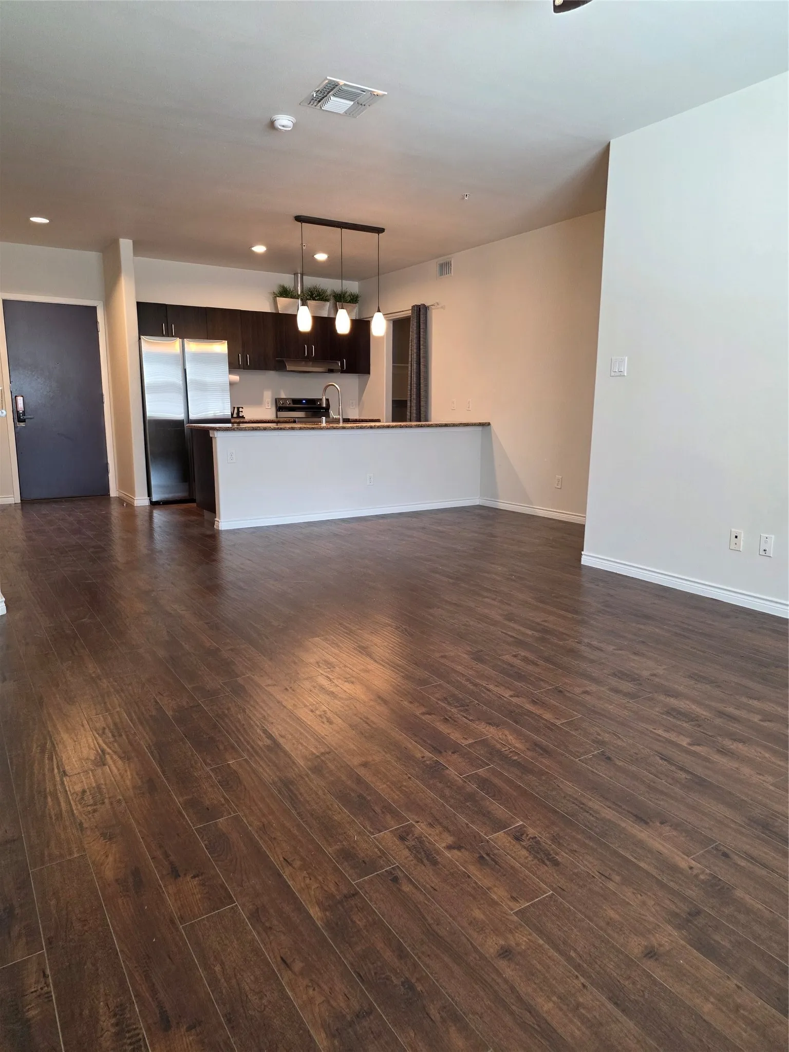 Condominium For Rent in Dallas County , 1100 W Trinity Mills Road 2044, Carrollton, Texas 75006, 2 Bedroom, 2 Bathroom, Garage spaces, 1,295 Sqft, built in 2012, mls#21371002, Real Estate Agent in Carrollton, Homes For Rent in Dallas county, Homes For Rent in Carrollton, Realtor in Carrollton Texas, Real Estate Brokerage Independent Realty Texas, Luminita Cordes Realtor