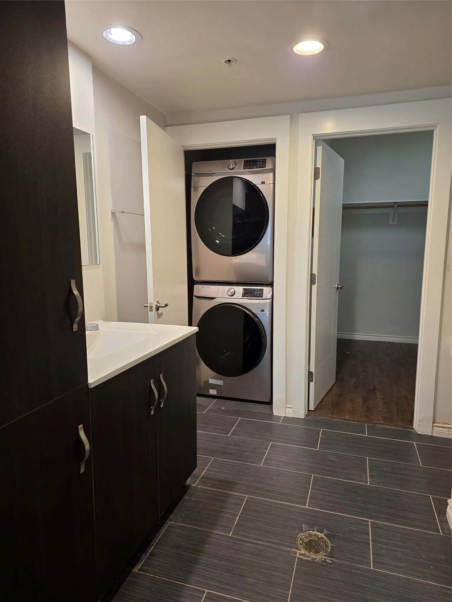 Condominium For Rent in Dallas County , 1100 W Trinity Mills Road 2044, Carrollton, Texas 75006, 2 Bedroom, 2 Bathroom, Garage spaces, 1,295 Sqft, built in 2012, mls#21371002, Real Estate Agent in Carrollton, Homes For Rent in Dallas county, Homes For Rent in Carrollton, Realtor in Carrollton Texas, Real Estate Brokerage Independent Realty Texas, Luminita Cordes Realtor