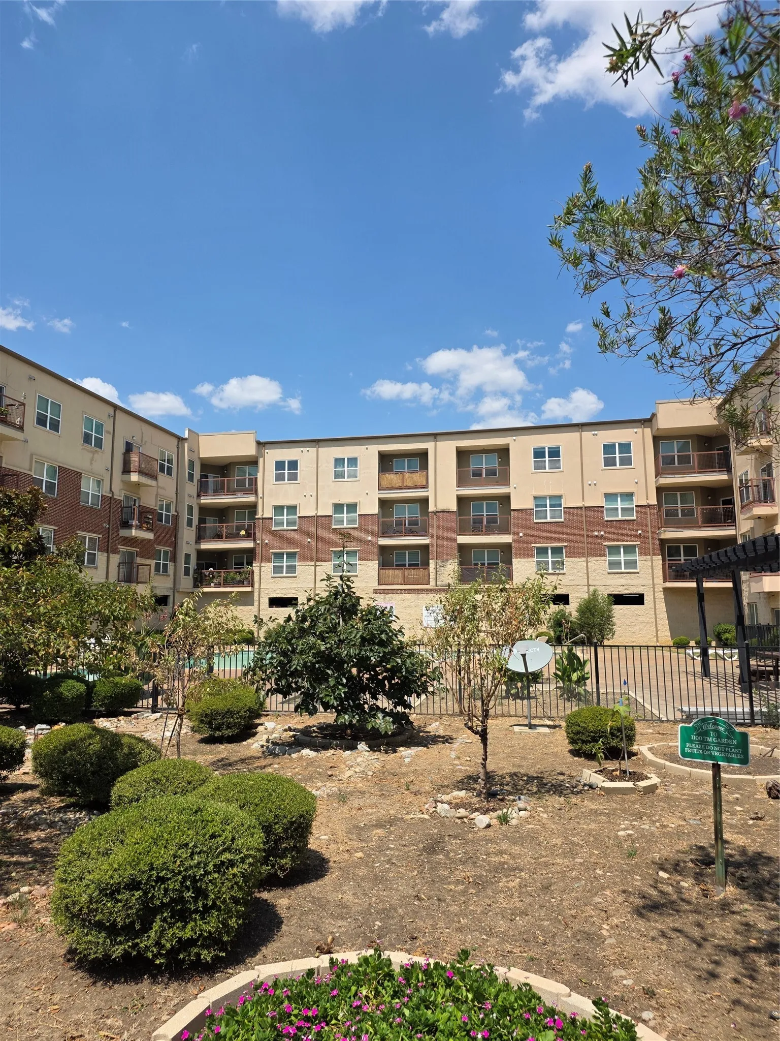 Condominium For Rent in Dallas County , 1100 W Trinity Mills Road 2044, Carrollton, Texas 75006, 2 Bedroom, 2 Bathroom, Garage spaces, 1,295 Sqft, built in 2012, mls#21371002, Real Estate Agent in Carrollton, Homes For Rent in Dallas county, Homes For Rent in Carrollton, Realtor in Carrollton Texas, Real Estate Brokerage Independent Realty Texas, Luminita Cordes Realtor