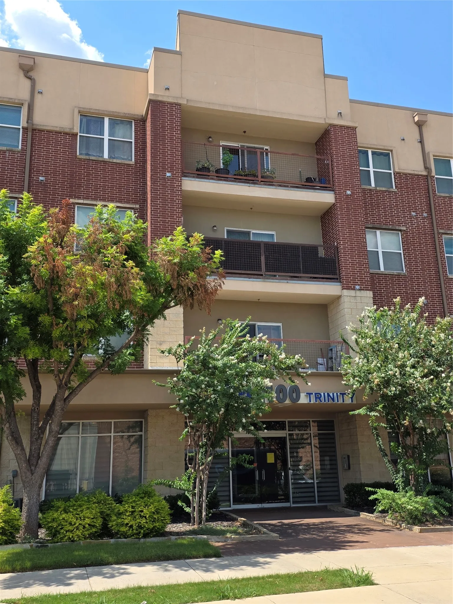 Condominium For Rent in Dallas County , 1100 W Trinity Mills Road 2044, Carrollton, Texas 75006, 2 Bedroom, 2 Bathroom, Garage spaces, 1,295 Sqft, built in 2012, mls#21371002, Real Estate Agent in Carrollton, Homes For Rent in Dallas county, Homes For Rent in Carrollton, Realtor in Carrollton Texas, Real Estate Brokerage Independent Realty Texas, Luminita Cordes Realtor