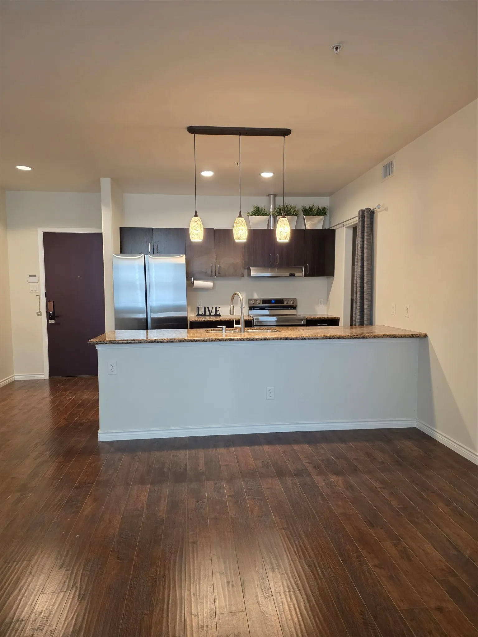 Condominium For Rent in Dallas County , 1100 W Trinity Mills Road 2044, Carrollton, Texas 75006, 2 Bedroom, 2 Bathroom, Garage spaces, 1,295 Sqft, built in 2012, mls#21371002, Real Estate Agent in Carrollton, Homes For Rent in Dallas county, Homes For Rent in Carrollton, Realtor in Carrollton Texas, Real Estate Brokerage Independent Realty Texas, Luminita Cordes Realtor