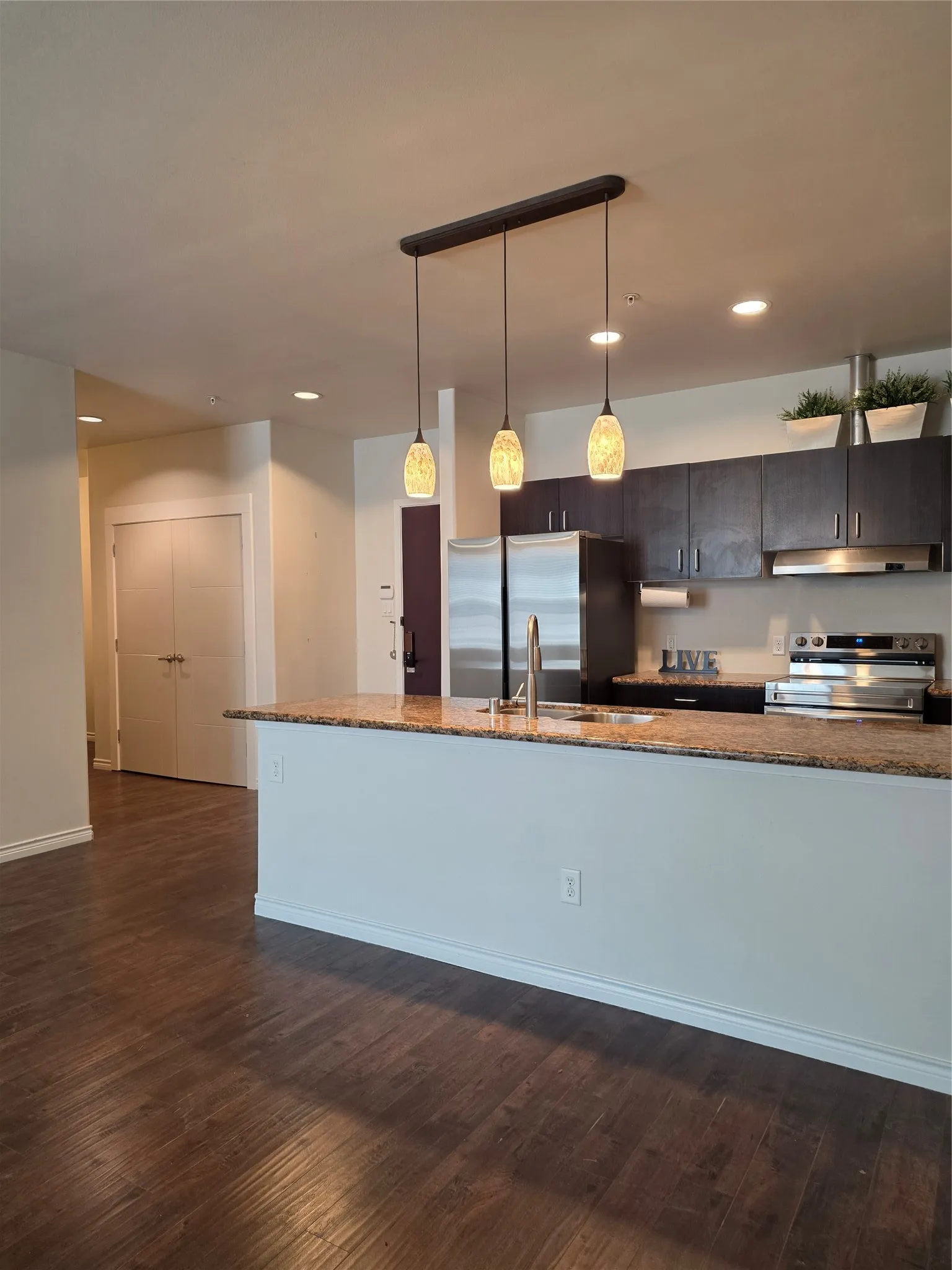 Condominium For Rent in Dallas County , 1100 W Trinity Mills Road 2044, Carrollton, Texas 75006, 2 Bedroom, 2 Bathroom, Garage spaces, 1,295 Sqft, built in 2012, mls#21371002, Real Estate Agent in Carrollton, Homes For Rent in Dallas county, Homes For Rent in Carrollton, Realtor in Carrollton Texas, Real Estate Brokerage Independent Realty Texas, Luminita Cordes Realtor