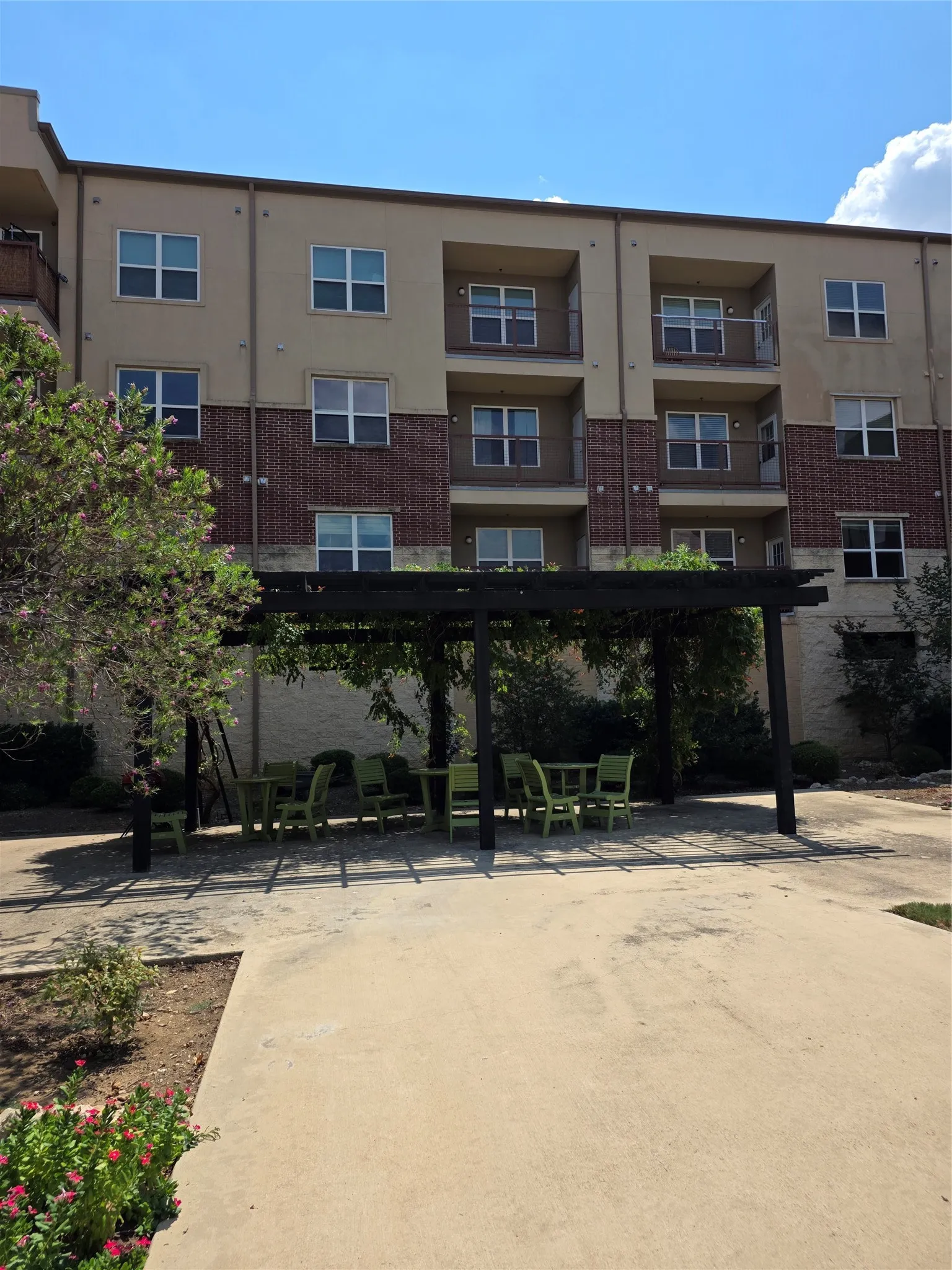 Condominium For Rent in Dallas County , 1100 W Trinity Mills Road 2044, Carrollton, Texas 75006, 2 Bedroom, 2 Bathroom, Garage spaces, 1,295 Sqft, built in 2012, mls#21371002, Real Estate Agent in Carrollton, Homes For Rent in Dallas county, Homes For Rent in Carrollton, Realtor in Carrollton Texas, Real Estate Brokerage Independent Realty Texas, Luminita Cordes Realtor