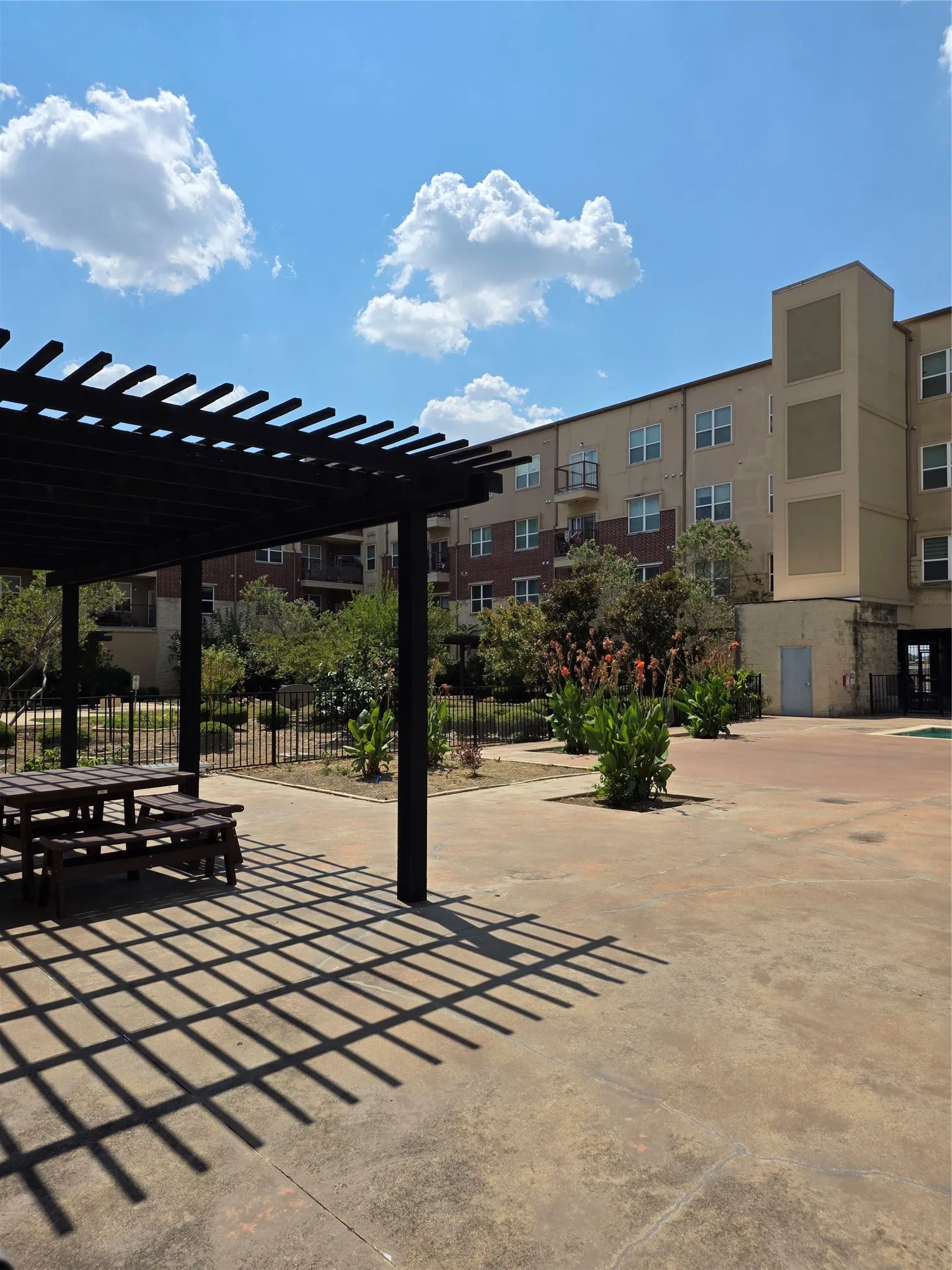 Condominium For Rent in Dallas County , 1100 W Trinity Mills Road 2044, Carrollton, Texas 75006, 2 Bedroom, 2 Bathroom, Garage spaces, 1,295 Sqft, built in 2012, mls#21371002, Real Estate Agent in Carrollton, Homes For Rent in Dallas county, Homes For Rent in Carrollton, Realtor in Carrollton Texas, Real Estate Brokerage Independent Realty Texas, Luminita Cordes Realtor