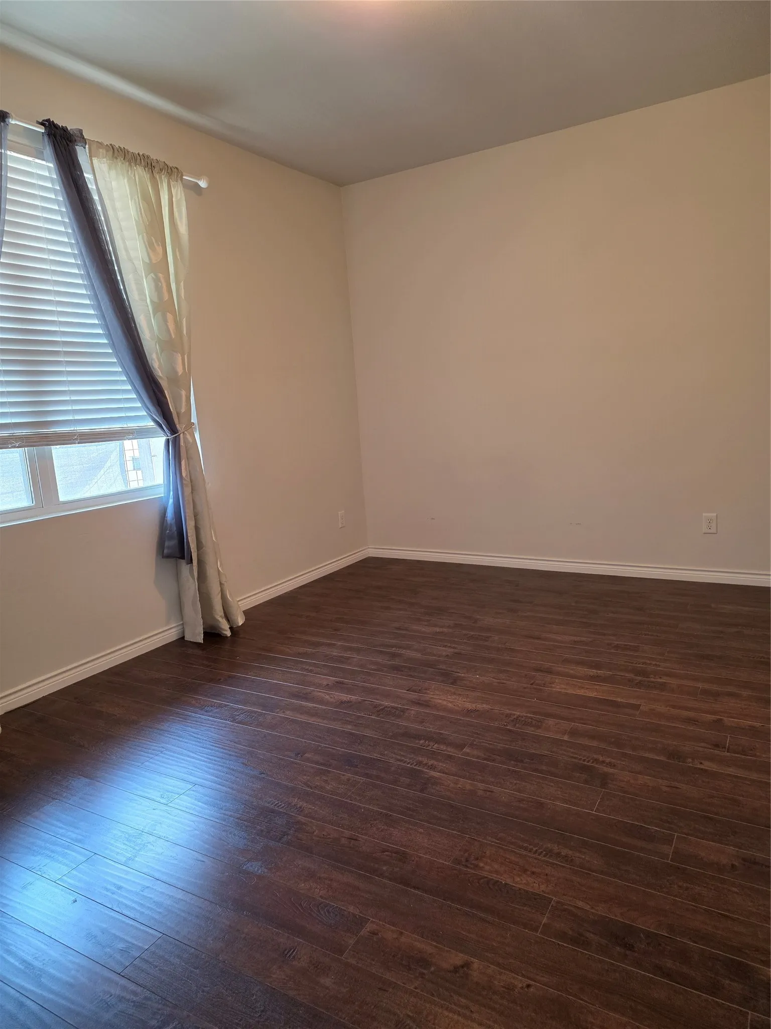 Condominium For Rent in Dallas County , 1100 W Trinity Mills Road 2044, Carrollton, Texas 75006, 2 Bedroom, 2 Bathroom, Garage spaces, 1,295 Sqft, built in 2012, mls#21371002, Real Estate Agent in Carrollton, Homes For Rent in Dallas county, Homes For Rent in Carrollton, Realtor in Carrollton Texas, Real Estate Brokerage Independent Realty Texas, Luminita Cordes Realtor