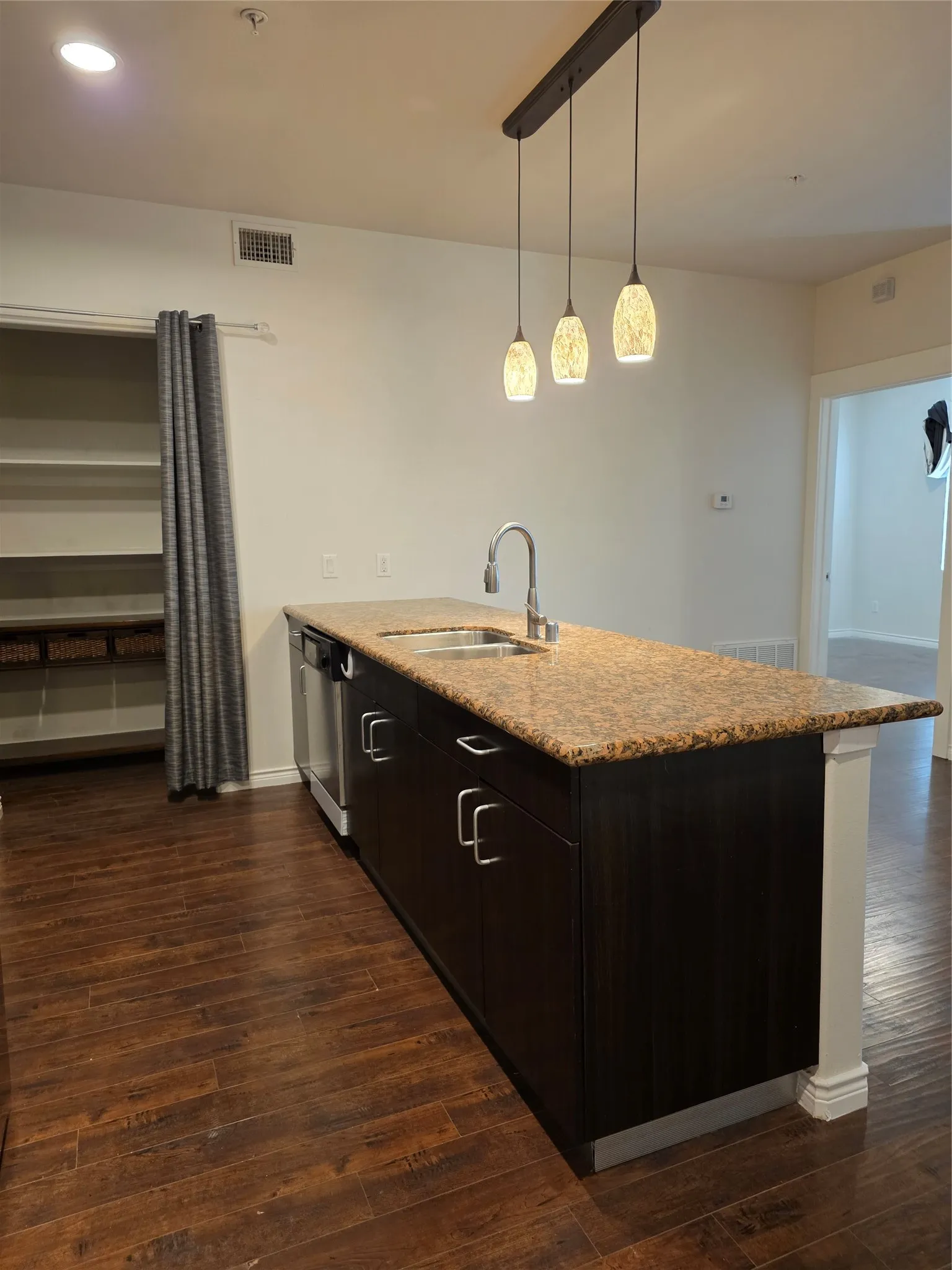 Condominium For Rent in Dallas County , 1100 W Trinity Mills Road 2044, Carrollton, Texas 75006, 2 Bedroom, 2 Bathroom, Garage spaces, 1,295 Sqft, built in 2012, mls#21371002, Real Estate Agent in Carrollton, Homes For Rent in Dallas county, Homes For Rent in Carrollton, Realtor in Carrollton Texas, Real Estate Brokerage Independent Realty Texas, Luminita Cordes Realtor