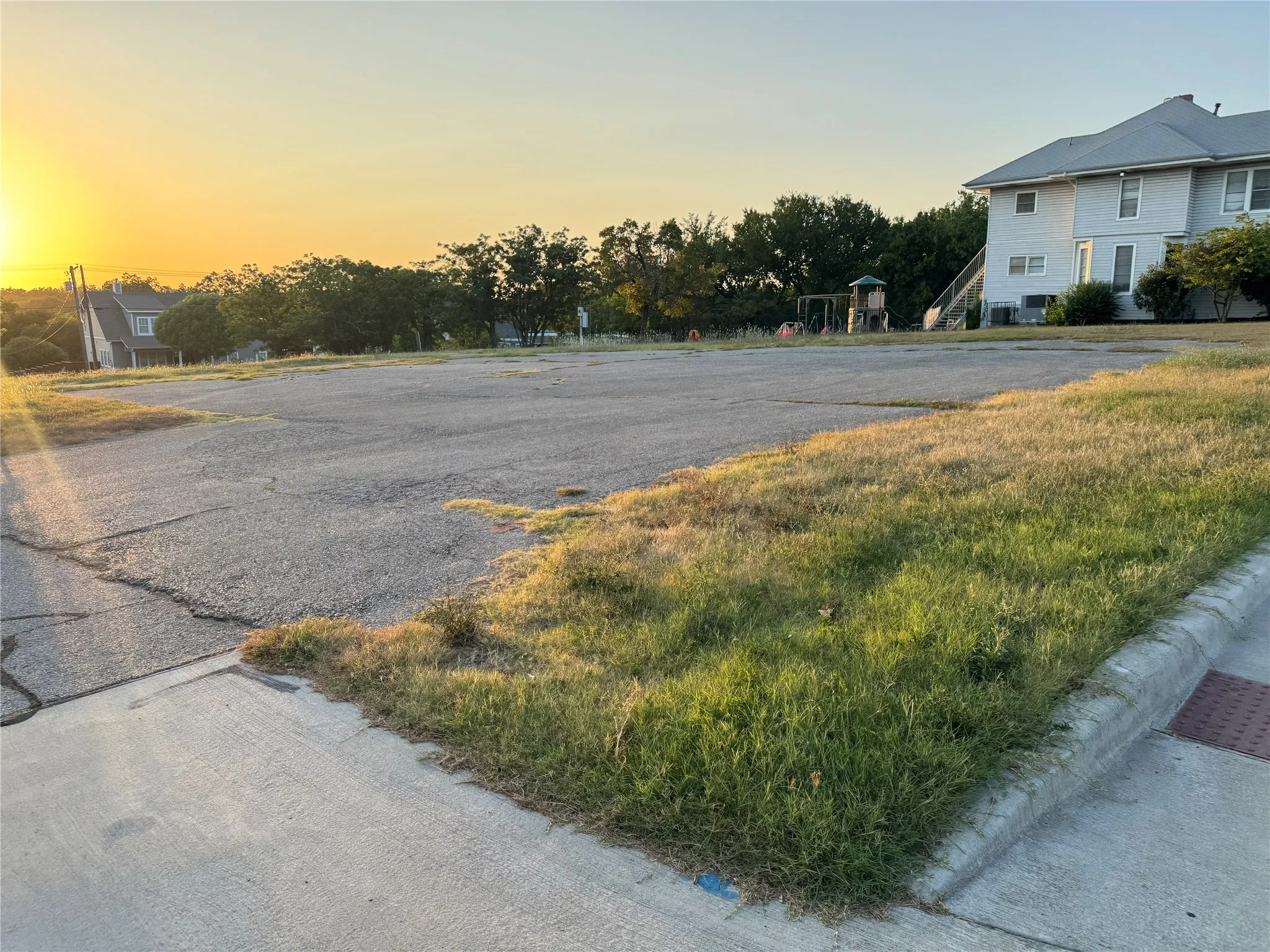 Unimproved Land For Sale in Collin County , 712 S Tennessee Street, Mc Kinney, Texas 75069, 0, 0, Garage spaces, 0 Sqft, built in 0, mls#21362524, Real Estate Agent in Mc Kinney, Homes For Sale in Collin county, Homes For Sale in Mc Kinney, Realtor in Mc Kinney Texas, Real Estate Brokerage Independent Realty Texas, Luminita Cordes Realtor