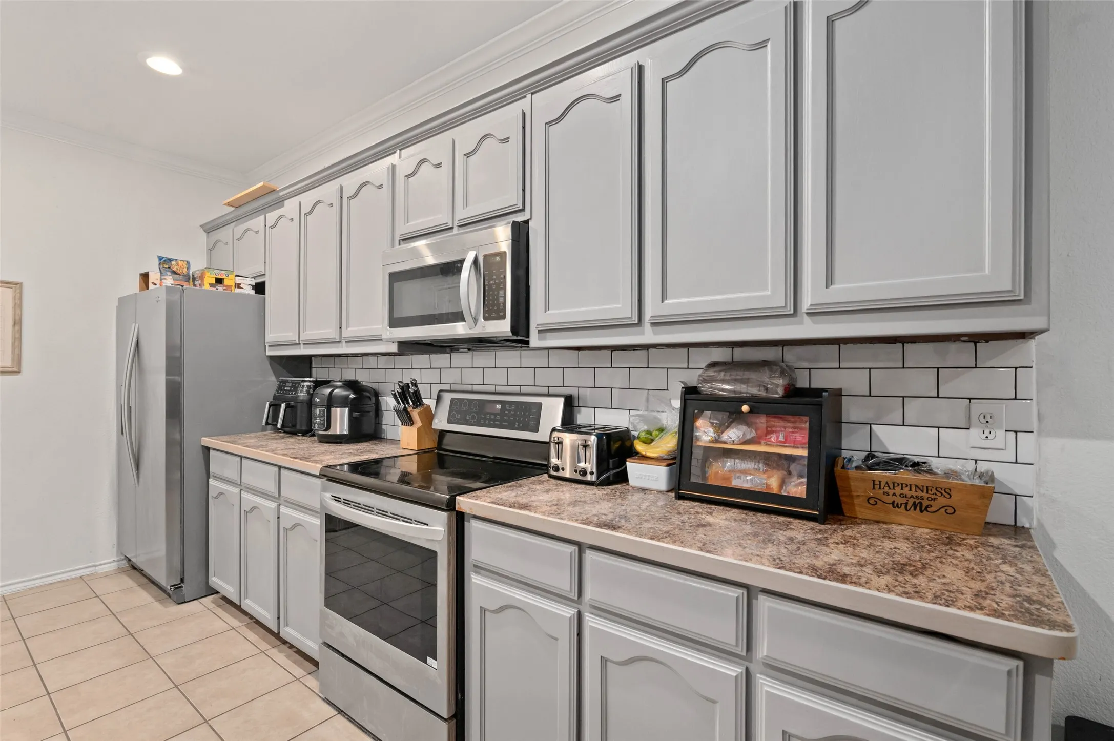 Single Family Residence For Sale in Tarrant County , 672 Rosario Lane, Fort Worth, Texas 76052, 4 Bedroom, 3 Bathroom, 2 Garage spaces, 2,299 Sqft, built in 2006, mls#21362022, Real Estate Agent in Fort Worth, Homes For Sale in Tarrant county, Homes For Sale in Fort Worth, Realtor in Fort Worth Texas, Real Estate Brokerage Independent Realty Texas, Luminita Cordes Realtor
