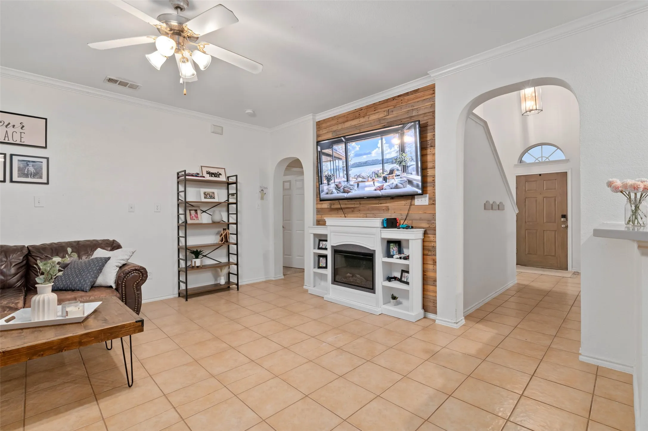 Living room with view of front​​‌​​​​‌​​‌‌​‌‌​​​‌‌​‌​‌​‌​​​‌​​ entry