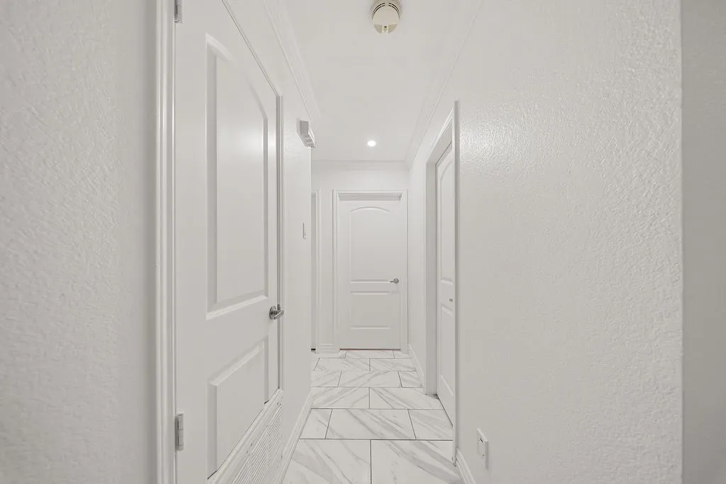 Single Family Residence For Rent in Dallas County , 4952 Hollow Ridge Road, Dallas, Texas 75227, 4 Bedroom, 2 Bathroom, 2 Garage spaces, 1,909 Sqft, built in 1985, mls#21368505, Real Estate Agent in Dallas, Homes For Rent in Dallas county, Homes For Rent in Dallas, Realtor in Dallas Texas, Real Estate Brokerage Independent Realty Texas, Luminita Cordes Realtor
