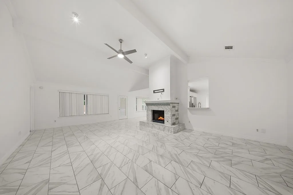 Single Family Residence For Rent in Dallas County , 4952 Hollow Ridge Road, Dallas, Texas 75227, 4 Bedroom, 2 Bathroom, 2 Garage spaces, 1,909 Sqft, built in 1985, mls#21368505, Real Estate Agent in Dallas, Homes For Rent in Dallas county, Homes For Rent in Dallas, Realtor in Dallas Texas, Real Estate Brokerage Independent Realty Texas, Luminita Cordes Realtor