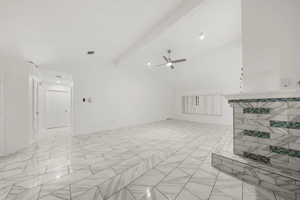 Single Family Residence For Rent in Dallas County , 4952 Hollow Ridge Road, Dallas, Texas 75227, 4 Bedroom, 2 Bathroom, 2 Garage spaces, 1,909 Sqft, built in 1985, mls#21368505, Real Estate Agent in Dallas, Homes For Rent in Dallas county, Homes For Rent in Dallas, Realtor in Dallas Texas, Real Estate Brokerage Independent Realty Texas, Luminita Cordes Realtor
