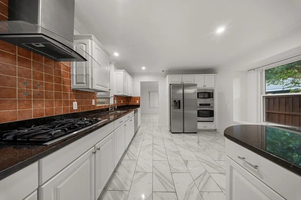Single Family Residence For Rent in Dallas County , 4952 Hollow Ridge Road, Dallas, Texas 75227, 4 Bedroom, 2 Bathroom, 2 Garage spaces, 1,909 Sqft, built in 1985, mls#21368505, Real Estate Agent in Dallas, Homes For Rent in Dallas county, Homes For Rent in Dallas, Realtor in Dallas Texas, Real Estate Brokerage Independent Realty Texas, Luminita Cordes Realtor