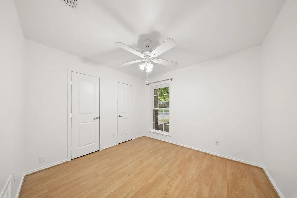 Single Family Residence For Rent in Dallas County , 4952 Hollow Ridge Road, Dallas, Texas 75227, 4 Bedroom, 2 Bathroom, 2 Garage spaces, 1,909 Sqft, built in 1985, mls#21368505, Real Estate Agent in Dallas, Homes For Rent in Dallas county, Homes For Rent in Dallas, Realtor in Dallas Texas, Real Estate Brokerage Independent Realty Texas, Luminita Cordes Realtor