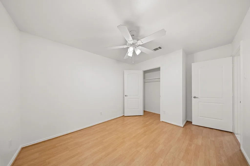 Single Family Residence For Rent in Dallas County , 4952 Hollow Ridge Road, Dallas, Texas 75227, 4 Bedroom, 2 Bathroom, 2 Garage spaces, 1,909 Sqft, built in 1985, mls#21368505, Real Estate Agent in Dallas, Homes For Rent in Dallas county, Homes For Rent in Dallas, Realtor in Dallas Texas, Real Estate Brokerage Independent Realty Texas, Luminita Cordes Realtor