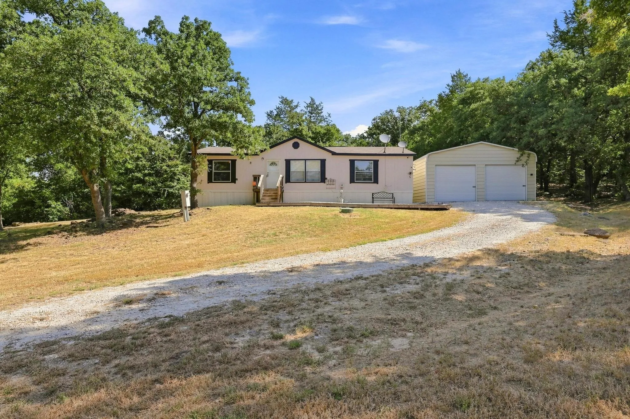 Mobile Home For Sale in Cooke County , 60 County Road 196, Gainesville, Texas 76240, 3 Bedroom, 2 Bathroom, Garage spaces, 1,536 Sqft, built in 2017, mls#21370984, Real Estate Agent in Gainesville, Homes For Sale in Cooke county, Homes For Sale in Gainesville, Realtor in Gainesville Texas, Real Estate Brokerage Independent Realty Texas, Luminita Cordes Realtor