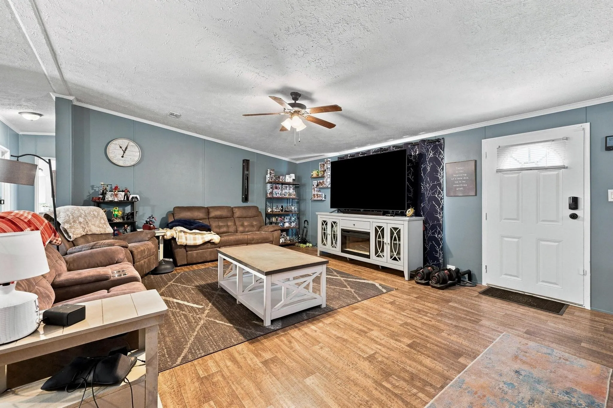 Mobile Home For Sale in Cooke County , 60 County Road 196, Gainesville, Texas 76240, 3 Bedroom, 2 Bathroom, Garage spaces, 1,536 Sqft, built in 2017, mls#21370984, Real Estate Agent in Gainesville, Homes For Sale in Cooke county, Homes For Sale in Gainesville, Realtor in Gainesville Texas, Real Estate Brokerage Independent Realty Texas, Luminita Cordes Realtor