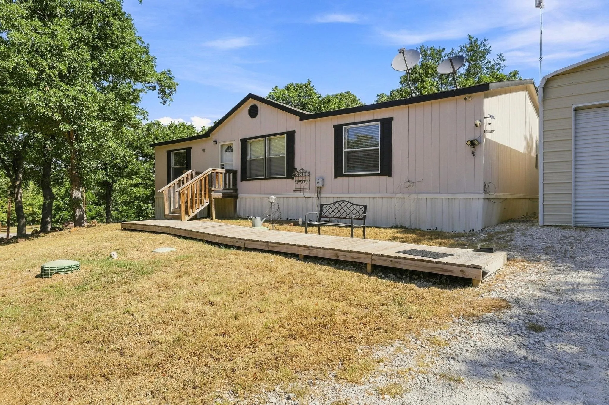 Mobile Home For Sale in Cooke County , 60 County Road 196, Gainesville, Texas 76240, 3 Bedroom, 2 Bathroom, Garage spaces, 1,536 Sqft, built in 2017, mls#21370984, Real Estate Agent in Gainesville, Homes For Sale in Cooke county, Homes For Sale in Gainesville, Realtor in Gainesville Texas, Real Estate Brokerage Independent Realty Texas, Luminita Cordes Realtor