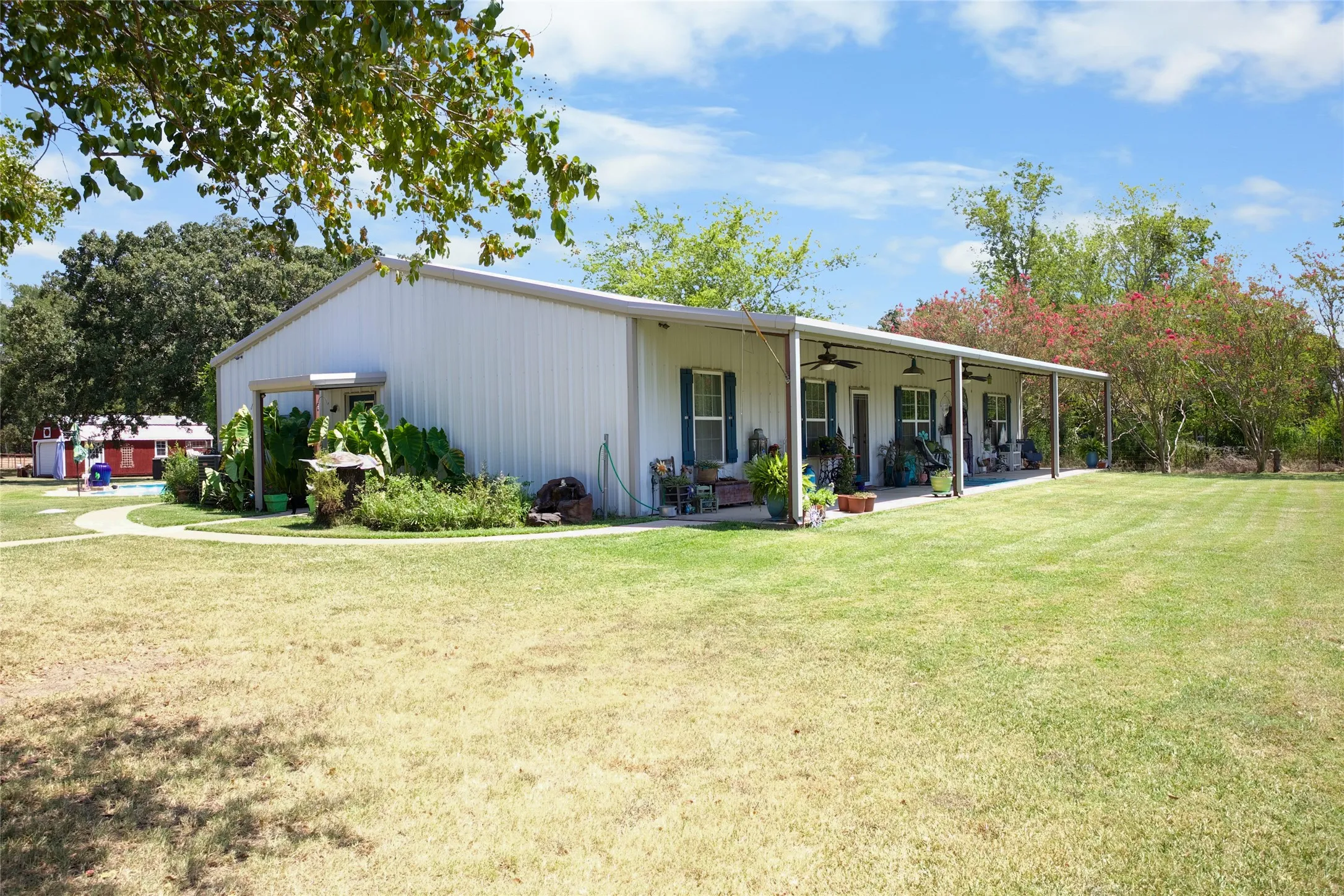 Single Family Residence For Sale in Kaufman County , 11325 County Road 104, Kaufman, Texas 75142, 4 Bedroom, 2 Bathroom, Garage spaces, 2,400 Sqft, built in 2011, mls#21371004, Real Estate Agent in Kaufman, Homes For Sale in Kaufman county, Homes For Sale in Kaufman, Realtor in Kaufman Texas, Real Estate Brokerage Independent Realty Texas, Luminita Cordes Realtor