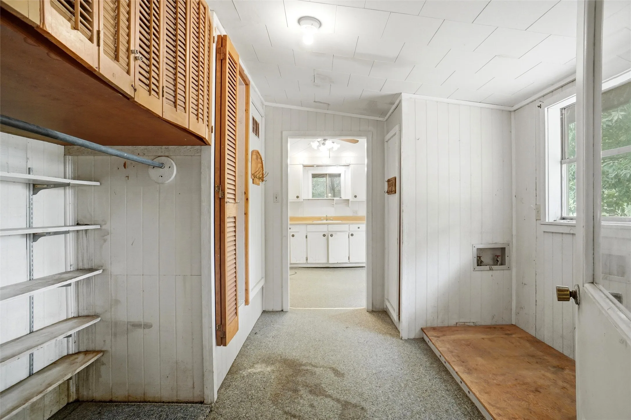 Utility Room with Washer
and Dryer