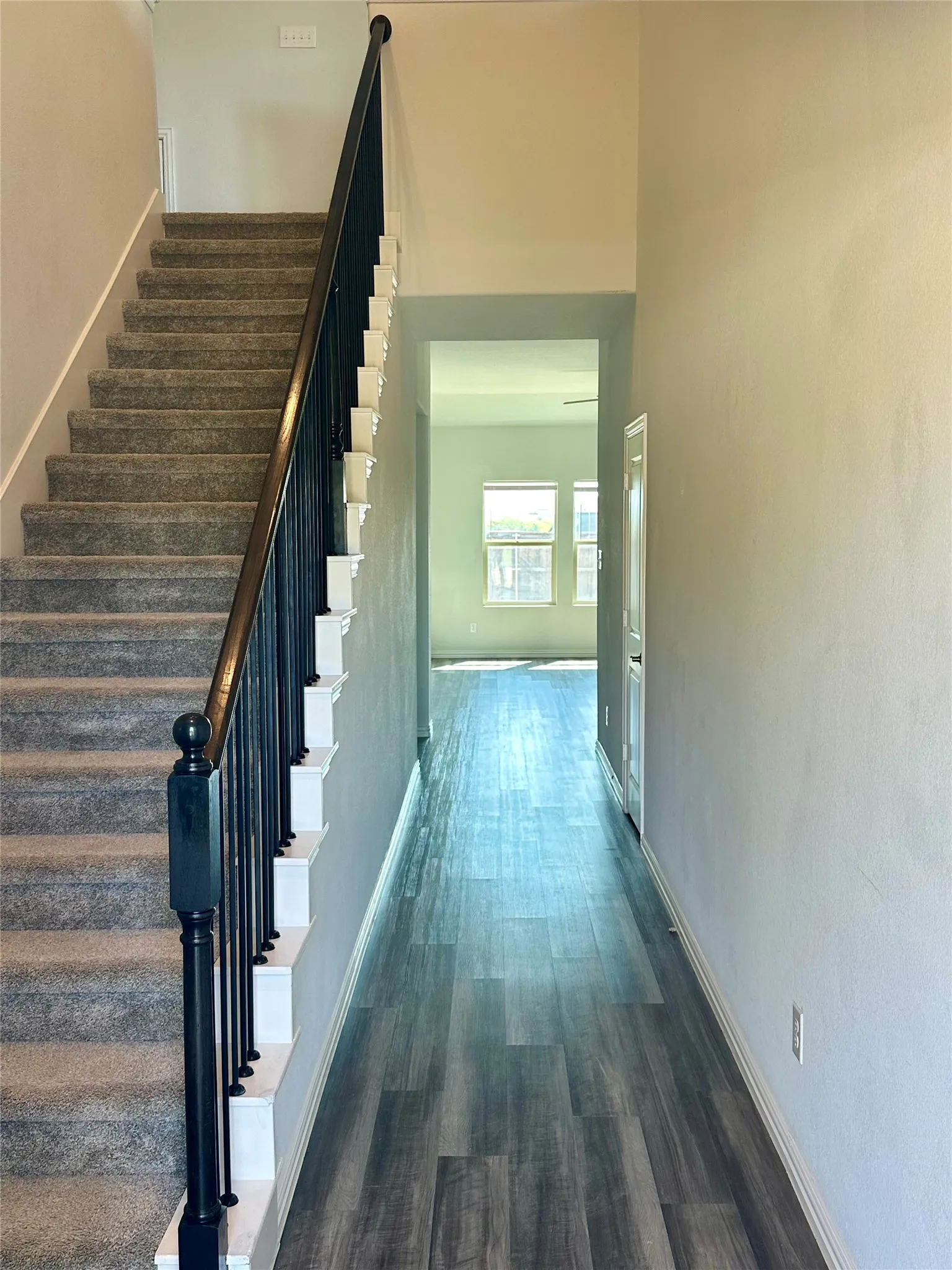 Single Family Residence For Rent in Tarrant County , 10012 Callan Lane, Fort Worth, Texas 76131, 3 Bedroom, 3 Bathroom, 2 Garage spaces, 2,495 Sqft, built in 2020, mls#21370053, Real Estate Agent in Fort Worth, Homes For Rent in Tarrant county, Homes For Rent in Fort Worth, Realtor in Fort Worth Texas, Real Estate Brokerage Independent Realty Texas, Luminita Cordes Realtor