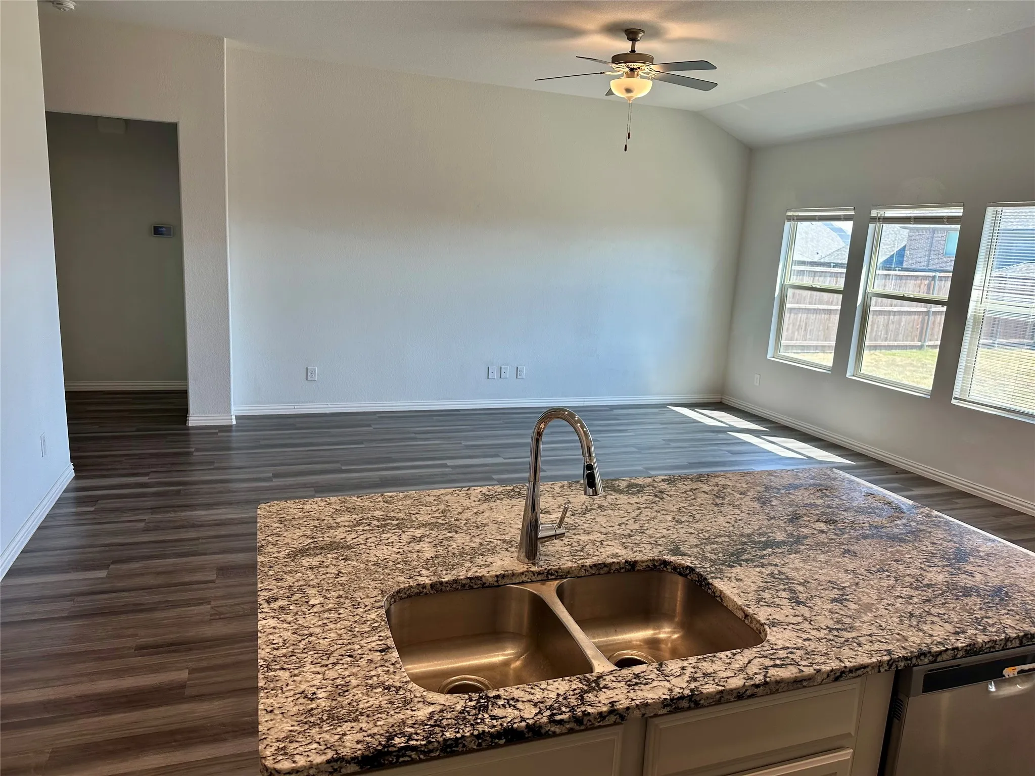 Single Family Residence For Rent in Tarrant County , 10012 Callan Lane, Fort Worth, Texas 76131, 3 Bedroom, 3 Bathroom, 2 Garage spaces, 2,495 Sqft, built in 2020, mls#21370053, Real Estate Agent in Fort Worth, Homes For Rent in Tarrant county, Homes For Rent in Fort Worth, Realtor in Fort Worth Texas, Real Estate Brokerage Independent Realty Texas, Luminita Cordes Realtor