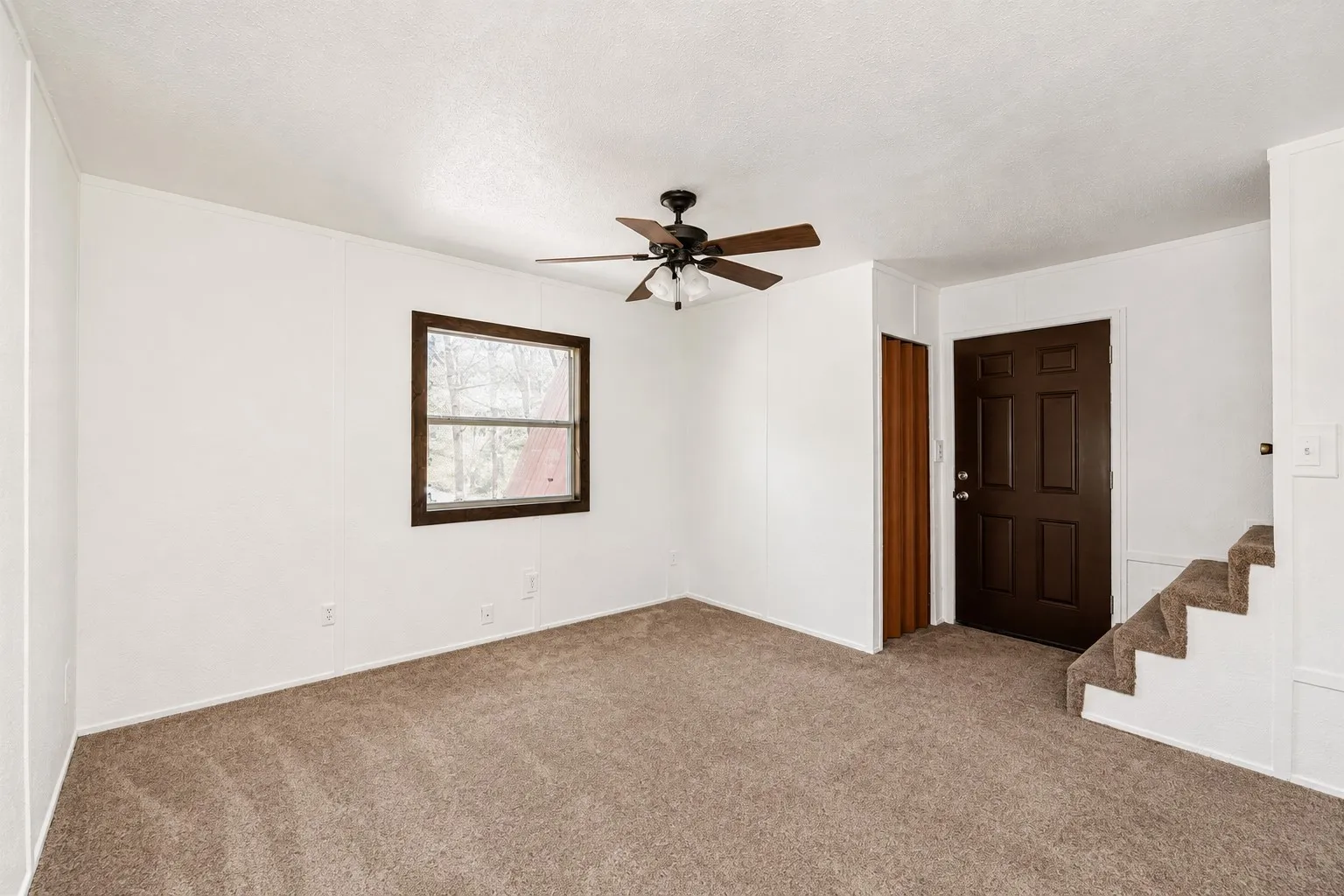 2nd living area leading to upstairs bedrooms