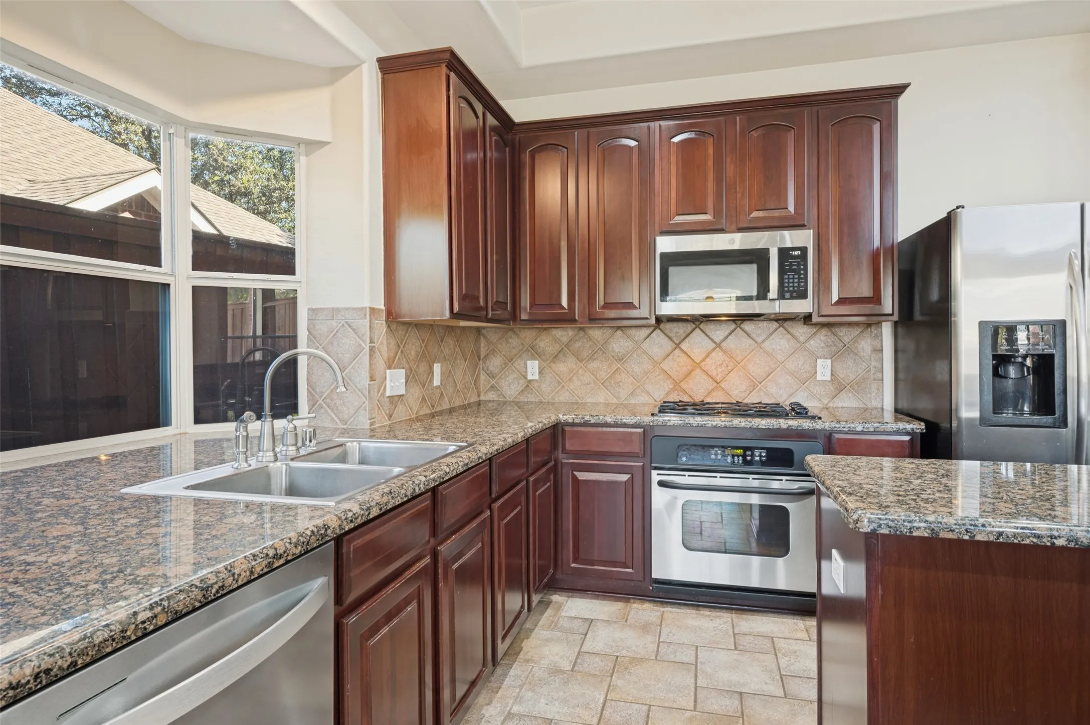 Single Family Residence For Rent in Denton County , 12731 Daimler Drive, Frisco, Texas 75033, 4 Bedroom, 4 Bathroom, 2 Garage spaces, 3,707 Sqft, built in 2002, mls#21370995, Real Estate Agent in Frisco, Homes For Rent in Denton county, Homes For Rent in Frisco, Realtor in Frisco Texas, Real Estate Brokerage Independent Realty Texas, Luminita Cordes Realtor