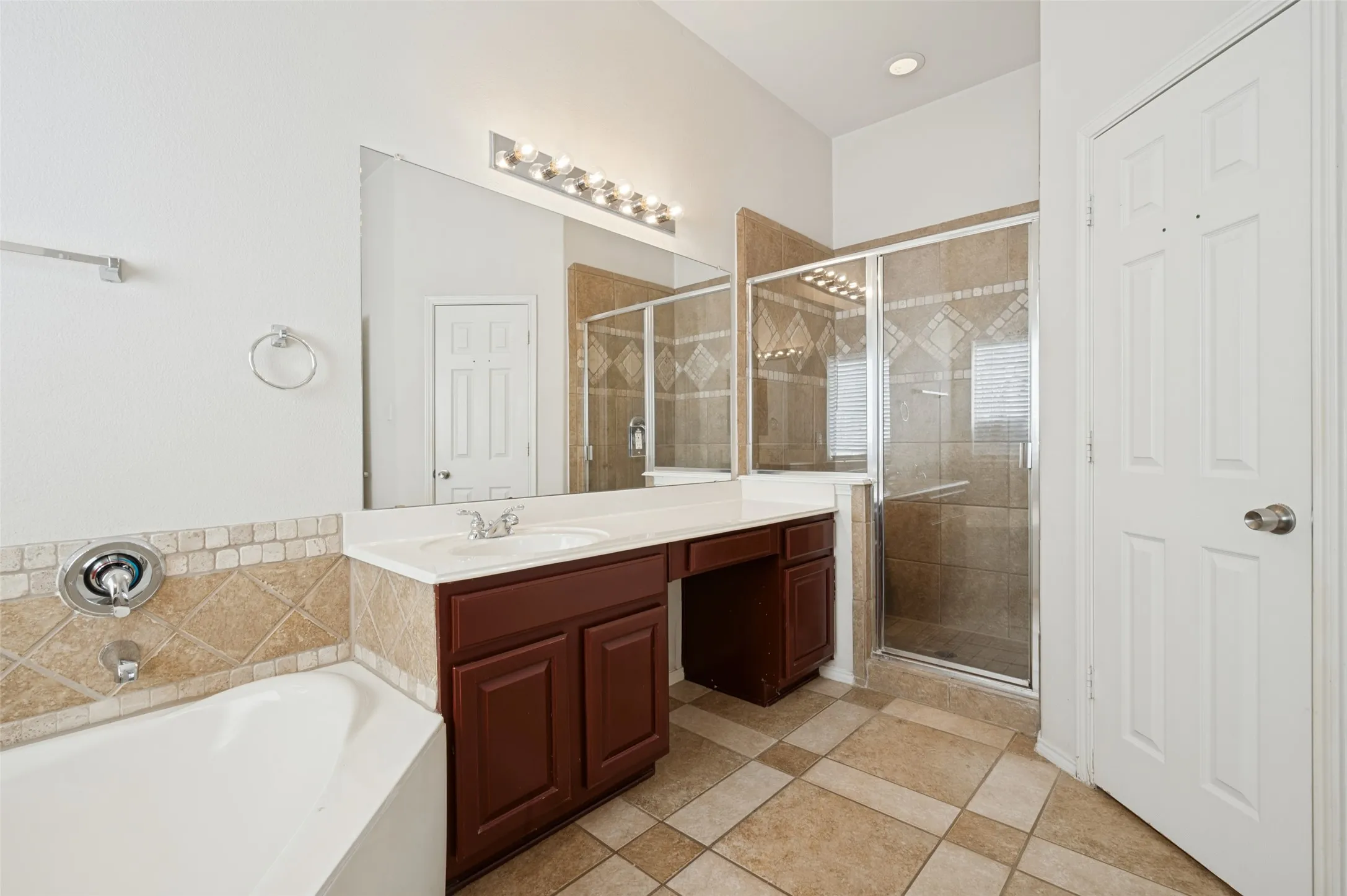Single Family Residence For Rent in Denton County , 12731 Daimler Drive, Frisco, Texas 75033, 4 Bedroom, 4 Bathroom, 2 Garage spaces, 3,707 Sqft, built in 2002, mls#21370995, Real Estate Agent in Frisco, Homes For Rent in Denton county, Homes For Rent in Frisco, Realtor in Frisco Texas, Real Estate Brokerage Independent Realty Texas, Luminita Cordes Realtor