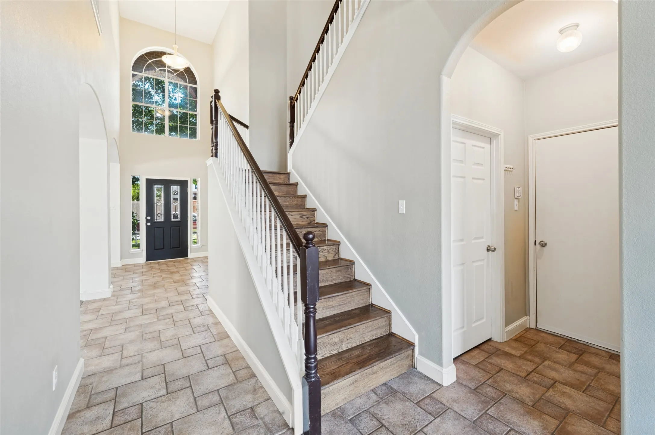 Single Family Residence For Rent in Denton County , 12731 Daimler Drive, Frisco, Texas 75033, 4 Bedroom, 4 Bathroom, 2 Garage spaces, 3,707 Sqft, built in 2002, mls#21370995, Real Estate Agent in Frisco, Homes For Rent in Denton county, Homes For Rent in Frisco, Realtor in Frisco Texas, Real Estate Brokerage Independent Realty Texas, Luminita Cordes Realtor