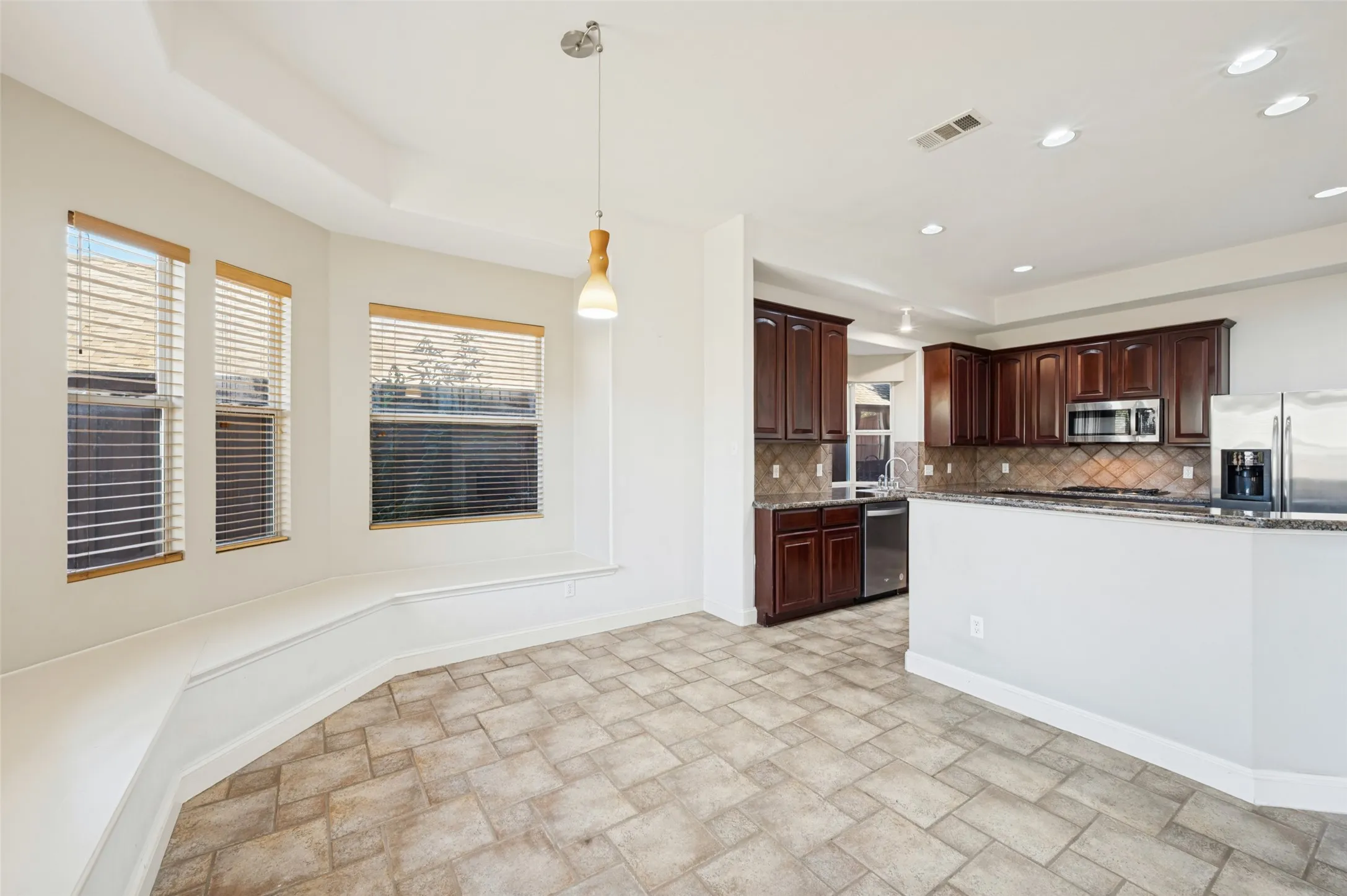 Single Family Residence For Rent in Denton County , 12731 Daimler Drive, Frisco, Texas 75033, 4 Bedroom, 4 Bathroom, 2 Garage spaces, 3,707 Sqft, built in 2002, mls#21370995, Real Estate Agent in Frisco, Homes For Rent in Denton county, Homes For Rent in Frisco, Realtor in Frisco Texas, Real Estate Brokerage Independent Realty Texas, Luminita Cordes Realtor