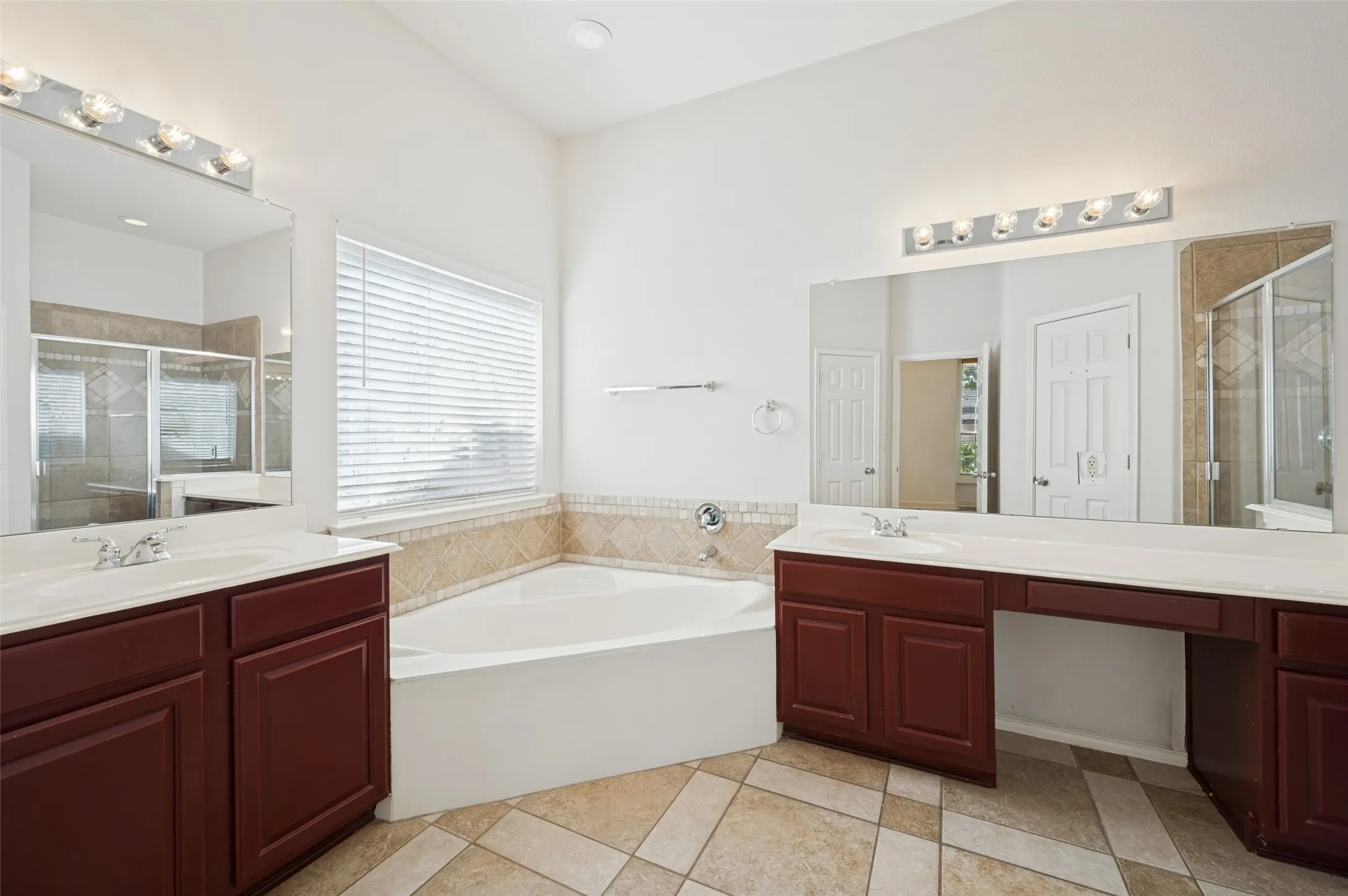 Single Family Residence For Rent in Denton County , 12731 Daimler Drive, Frisco, Texas 75033, 4 Bedroom, 4 Bathroom, 2 Garage spaces, 3,707 Sqft, built in 2002, mls#21370995, Real Estate Agent in Frisco, Homes For Rent in Denton county, Homes For Rent in Frisco, Realtor in Frisco Texas, Real Estate Brokerage Independent Realty Texas, Luminita Cordes Realtor