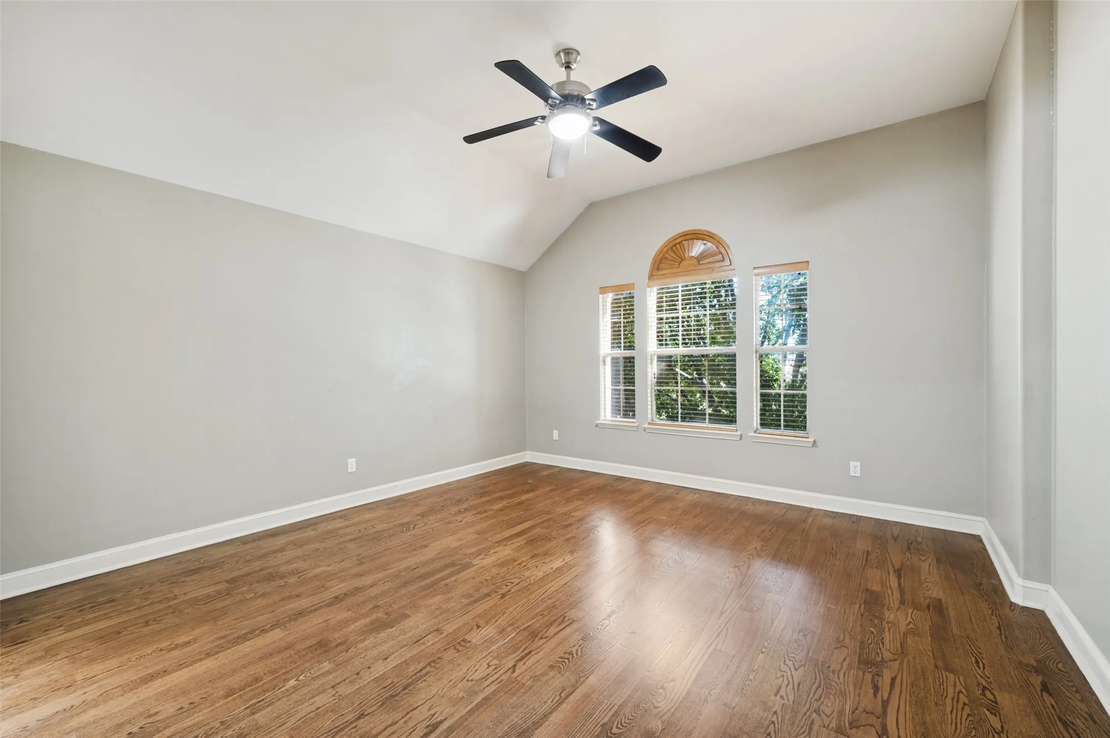 Single Family Residence For Rent in Denton County , 12731 Daimler Drive, Frisco, Texas 75033, 4 Bedroom, 4 Bathroom, 2 Garage spaces, 3,707 Sqft, built in 2002, mls#21370995, Real Estate Agent in Frisco, Homes For Rent in Denton county, Homes For Rent in Frisco, Realtor in Frisco Texas, Real Estate Brokerage Independent Realty Texas, Luminita Cordes Realtor