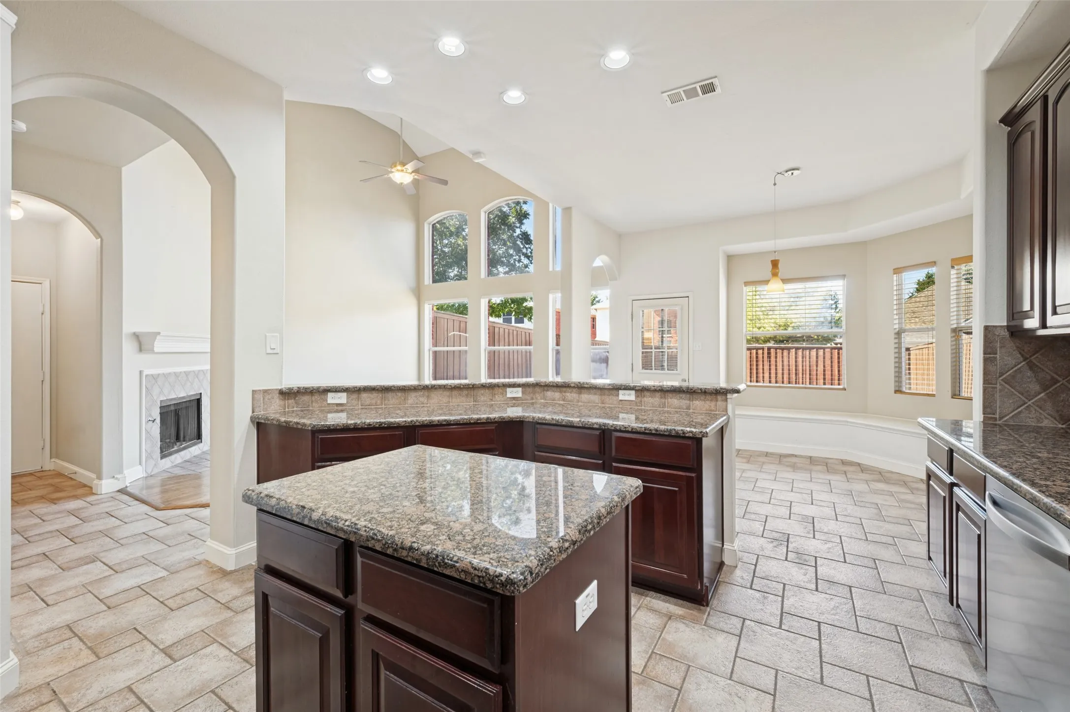 Single Family Residence For Rent in Denton County , 12731 Daimler Drive, Frisco, Texas 75033, 4 Bedroom, 4 Bathroom, 2 Garage spaces, 3,707 Sqft, built in 2002, mls#21370995, Real Estate Agent in Frisco, Homes For Rent in Denton county, Homes For Rent in Frisco, Realtor in Frisco Texas, Real Estate Brokerage Independent Realty Texas, Luminita Cordes Realtor