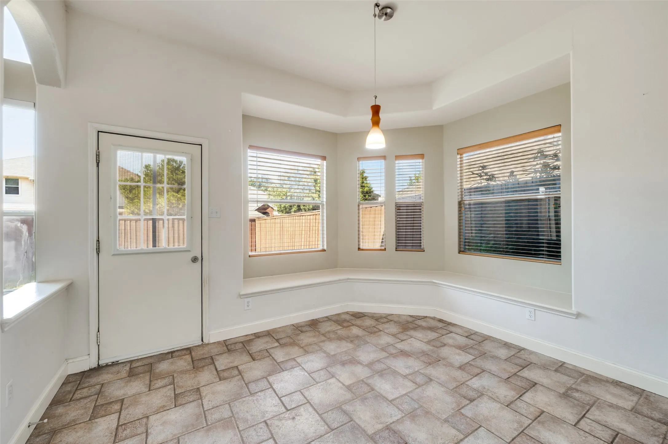 Single Family Residence For Rent in Denton County , 12731 Daimler Drive, Frisco, Texas 75033, 4 Bedroom, 4 Bathroom, 2 Garage spaces, 3,707 Sqft, built in 2002, mls#21370995, Real Estate Agent in Frisco, Homes For Rent in Denton county, Homes For Rent in Frisco, Realtor in Frisco Texas, Real Estate Brokerage Independent Realty Texas, Luminita Cordes Realtor