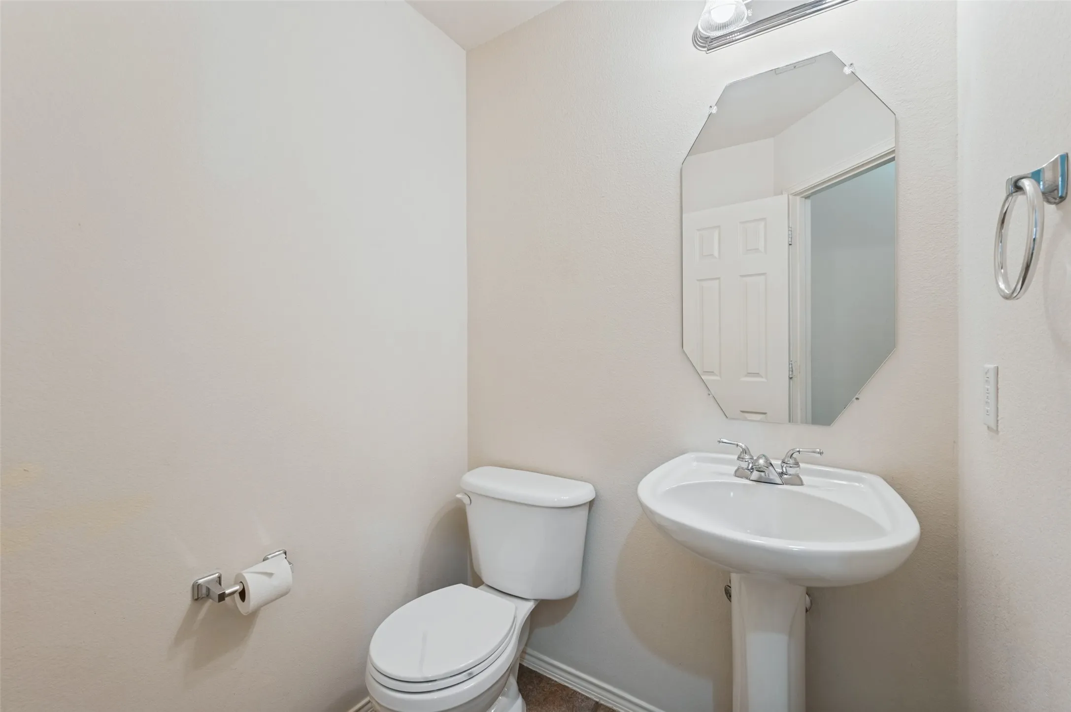 Single Family Residence For Rent in Denton County , 12731 Daimler Drive, Frisco, Texas 75033, 4 Bedroom, 4 Bathroom, 2 Garage spaces, 3,707 Sqft, built in 2002, mls#21370995, Real Estate Agent in Frisco, Homes For Rent in Denton county, Homes For Rent in Frisco, Realtor in Frisco Texas, Real Estate Brokerage Independent Realty Texas, Luminita Cordes Realtor