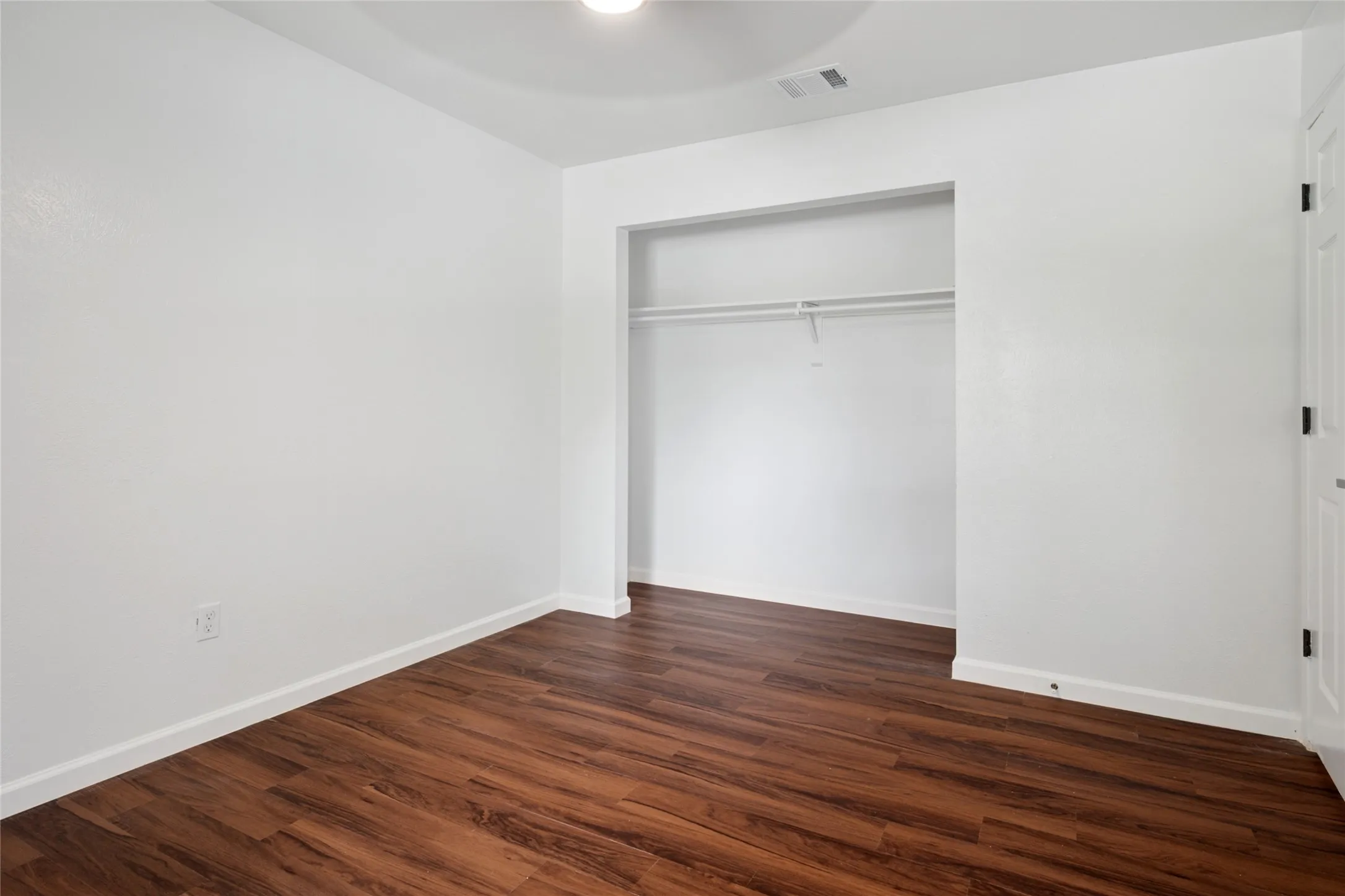 Single Family Residence For Rent in Dallas County , 5502 Coronado Drive, Garland, Texas 75043, 3 Bedroom, 2 Bathroom, 2 Garage spaces, 2,176 Sqft, built in 1983, mls#21364943, Real Estate Agent in Garland, Homes For Rent in Dallas county, Homes For Rent in Garland, Realtor in Garland Texas, Real Estate Brokerage Independent Realty Texas, Luminita Cordes Realtor