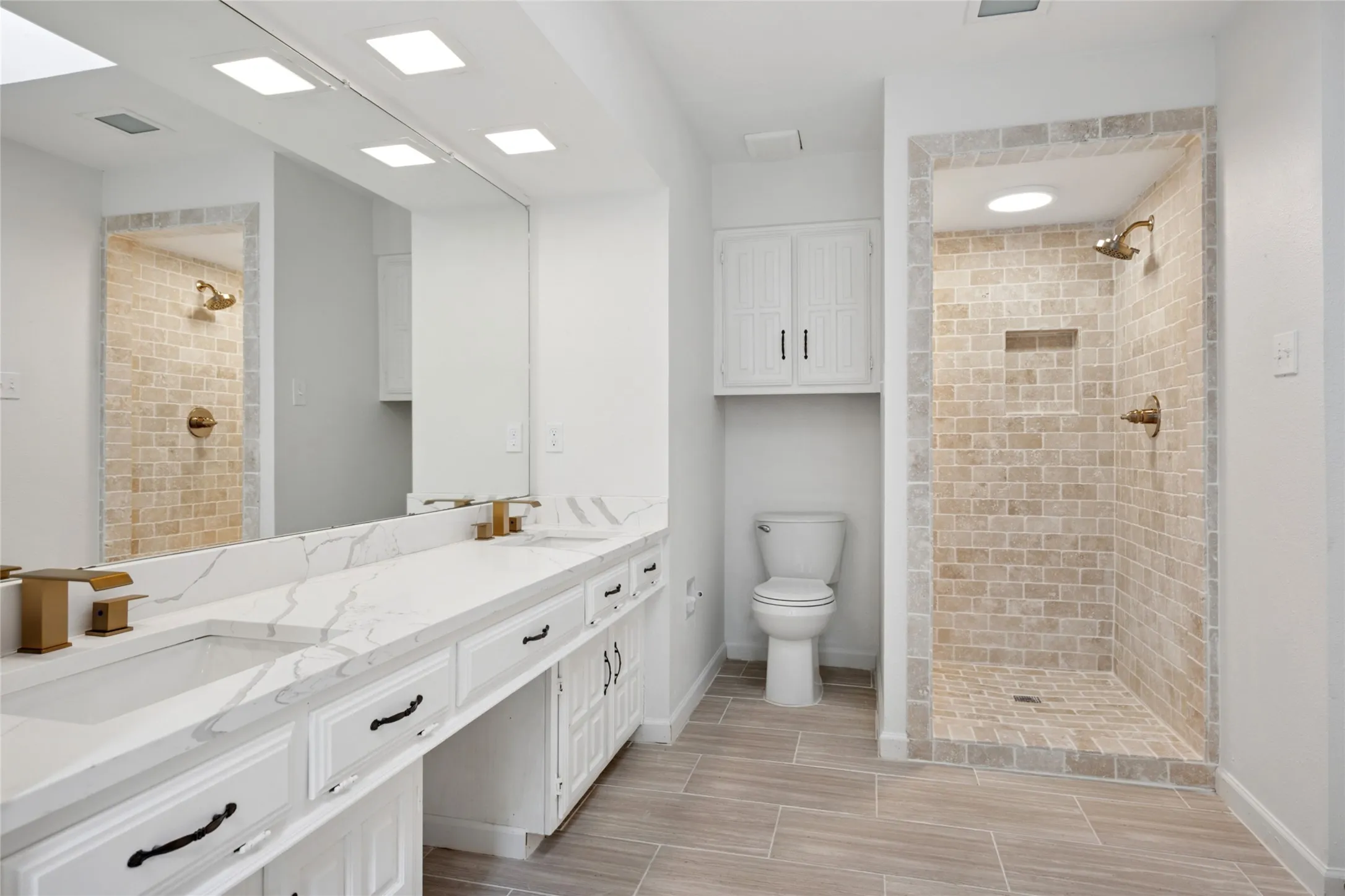 Primary bath separate shower