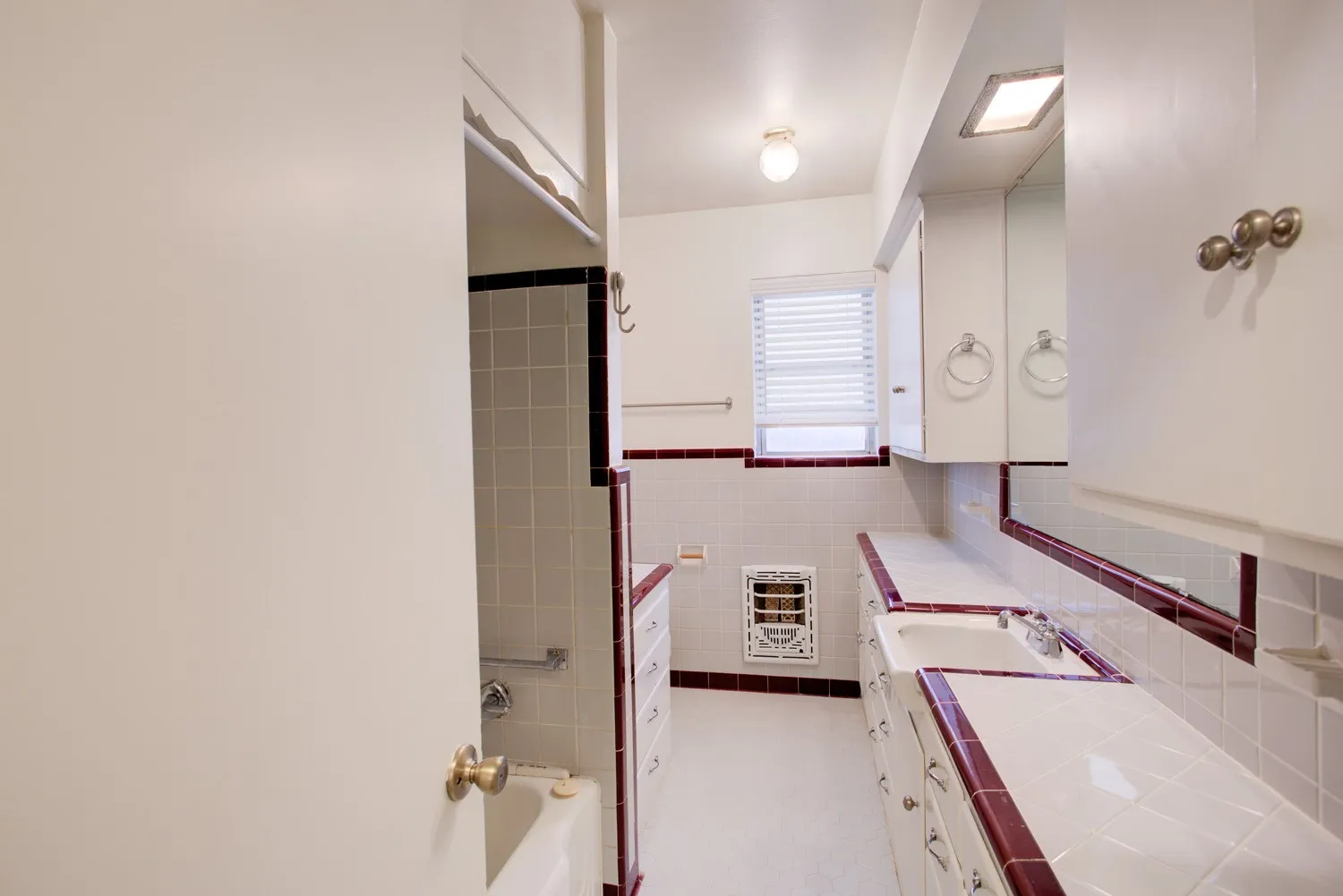 Large Vintage bathroom with extra vanity area