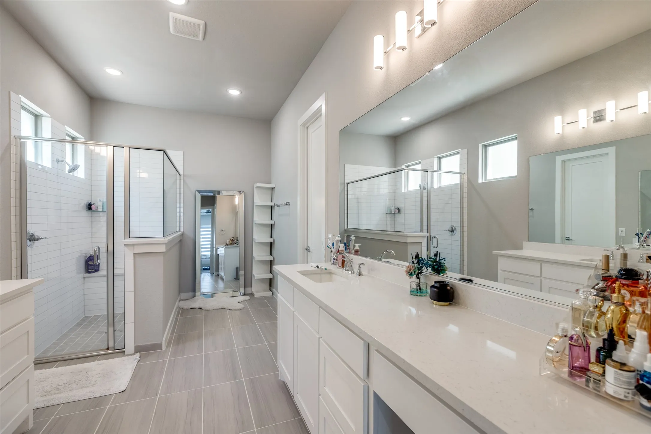 Single Family Residence For Rent in Collin County , 4801 Sagan Drive, Mc Kinney, Texas 75071, 5 Bedroom, 4 Bathroom, 2 Garage spaces, 3,609 Sqft, built in 2023, mls#21371016, Real Estate Agent in Mc Kinney, Homes For Rent in Collin county, Homes For Rent in Mc Kinney, Realtor in Mc Kinney Texas, Real Estate Brokerage Independent Realty Texas, Luminita Cordes Realtor