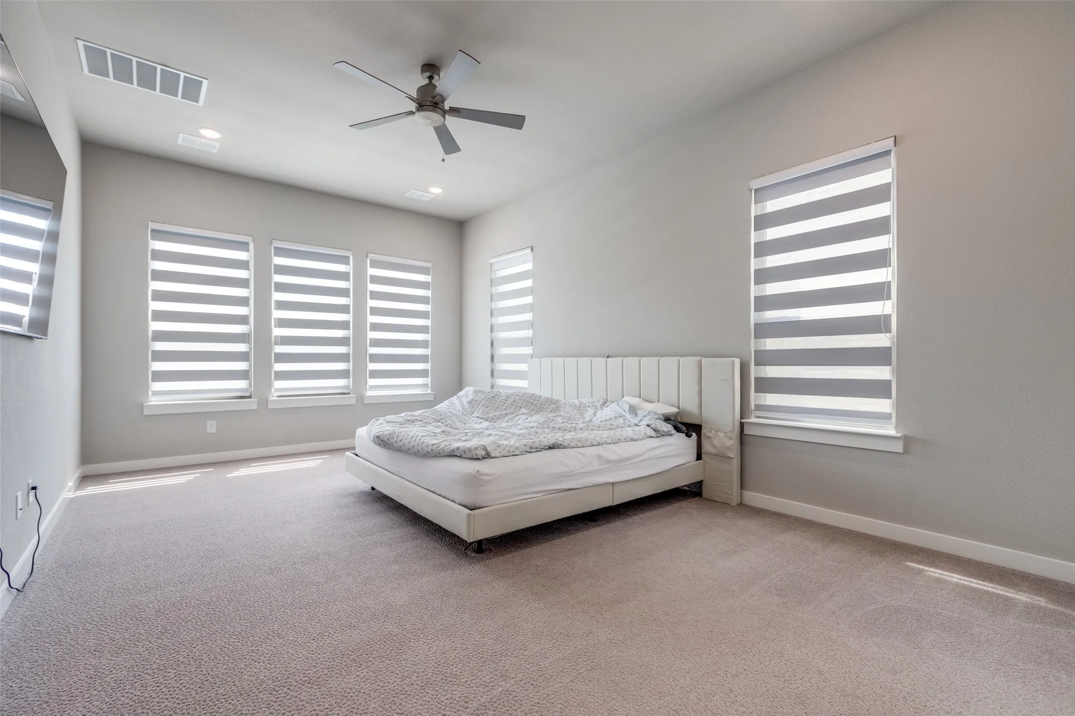 Single Family Residence For Rent in Collin County , 4801 Sagan Drive, Mc Kinney, Texas 75071, 5 Bedroom, 4 Bathroom, 2 Garage spaces, 3,609 Sqft, built in 2023, mls#21371016, Real Estate Agent in Mc Kinney, Homes For Rent in Collin county, Homes For Rent in Mc Kinney, Realtor in Mc Kinney Texas, Real Estate Brokerage Independent Realty Texas, Luminita Cordes Realtor