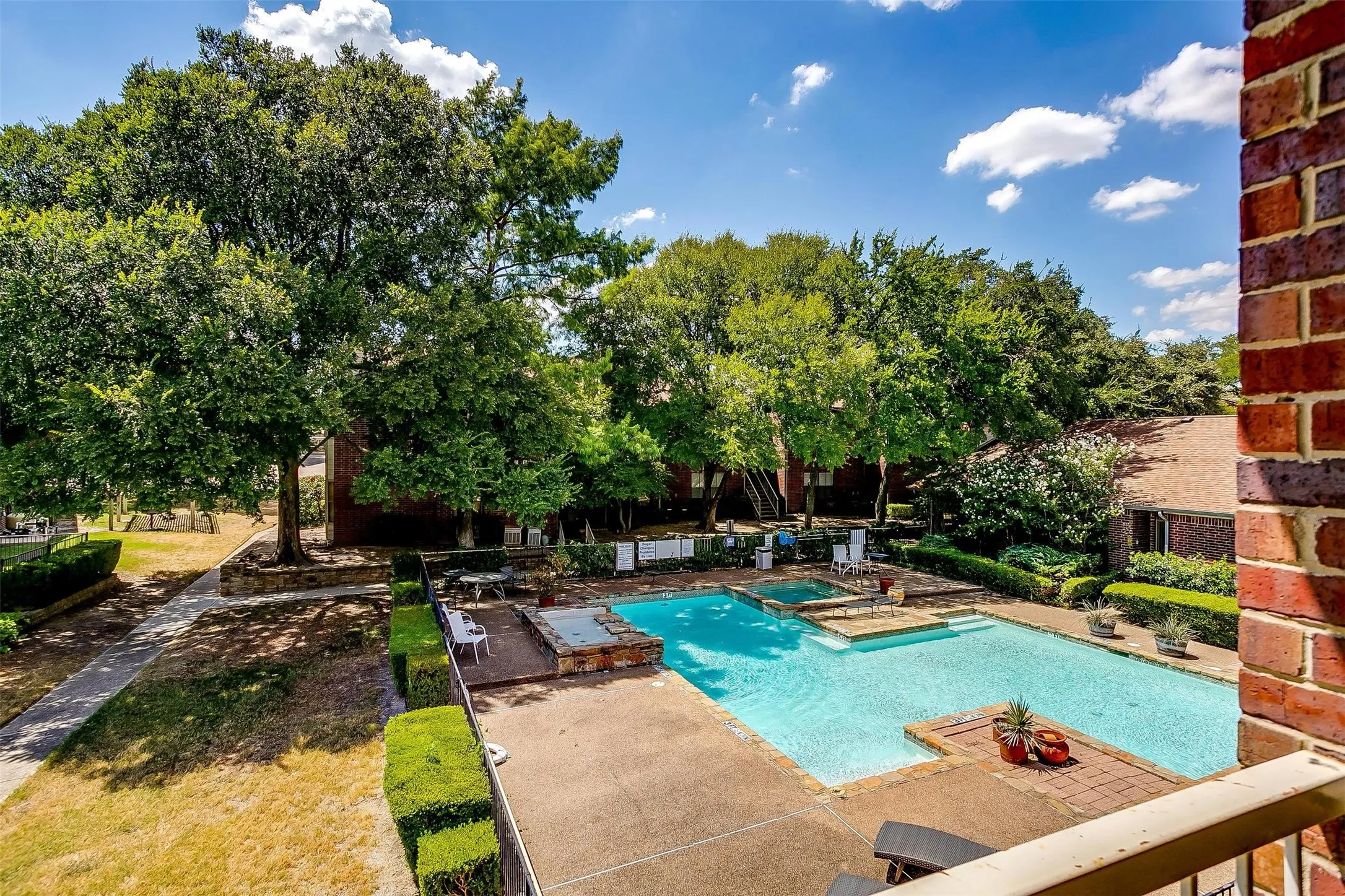Condominium For Rent in Tarrant County , 3212 Donnelly Circle 502, Fort Worth, Texas 76107, 2 Bedroom, 2 Bathroom, Garage spaces, 1,069 Sqft, built in 1984, mls#21366579, Real Estate Agent in Fort Worth, Homes For Rent in Tarrant county, Homes For Rent in Fort Worth, Realtor in Fort Worth Texas, Real Estate Brokerage Independent Realty Texas, Luminita Cordes Realtor