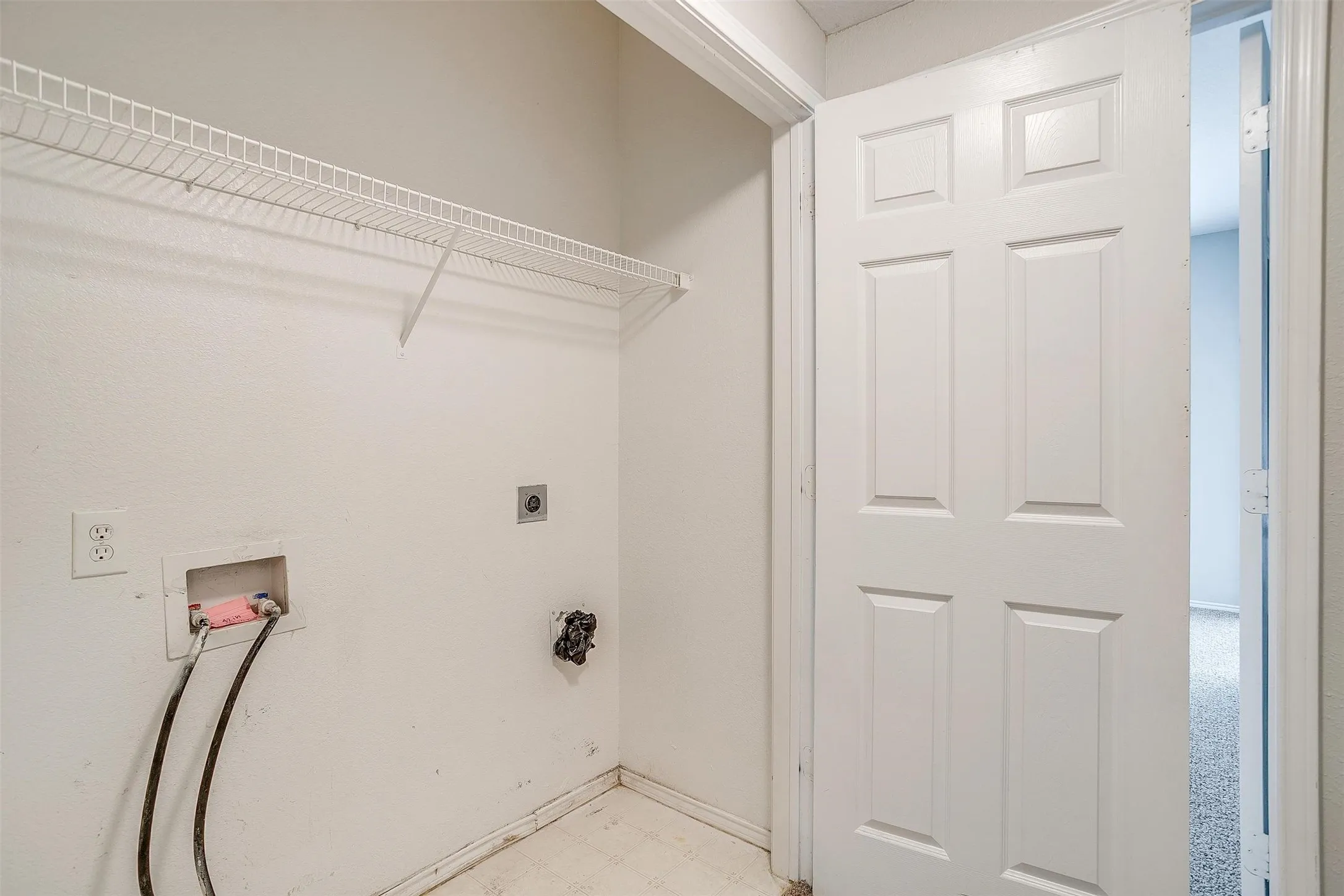 Condominium For Rent in Tarrant County , 3212 Donnelly Circle 502, Fort Worth, Texas 76107, 2 Bedroom, 2 Bathroom, Garage spaces, 1,069 Sqft, built in 1984, mls#21366579, Real Estate Agent in Fort Worth, Homes For Rent in Tarrant county, Homes For Rent in Fort Worth, Realtor in Fort Worth Texas, Real Estate Brokerage Independent Realty Texas, Luminita Cordes Realtor